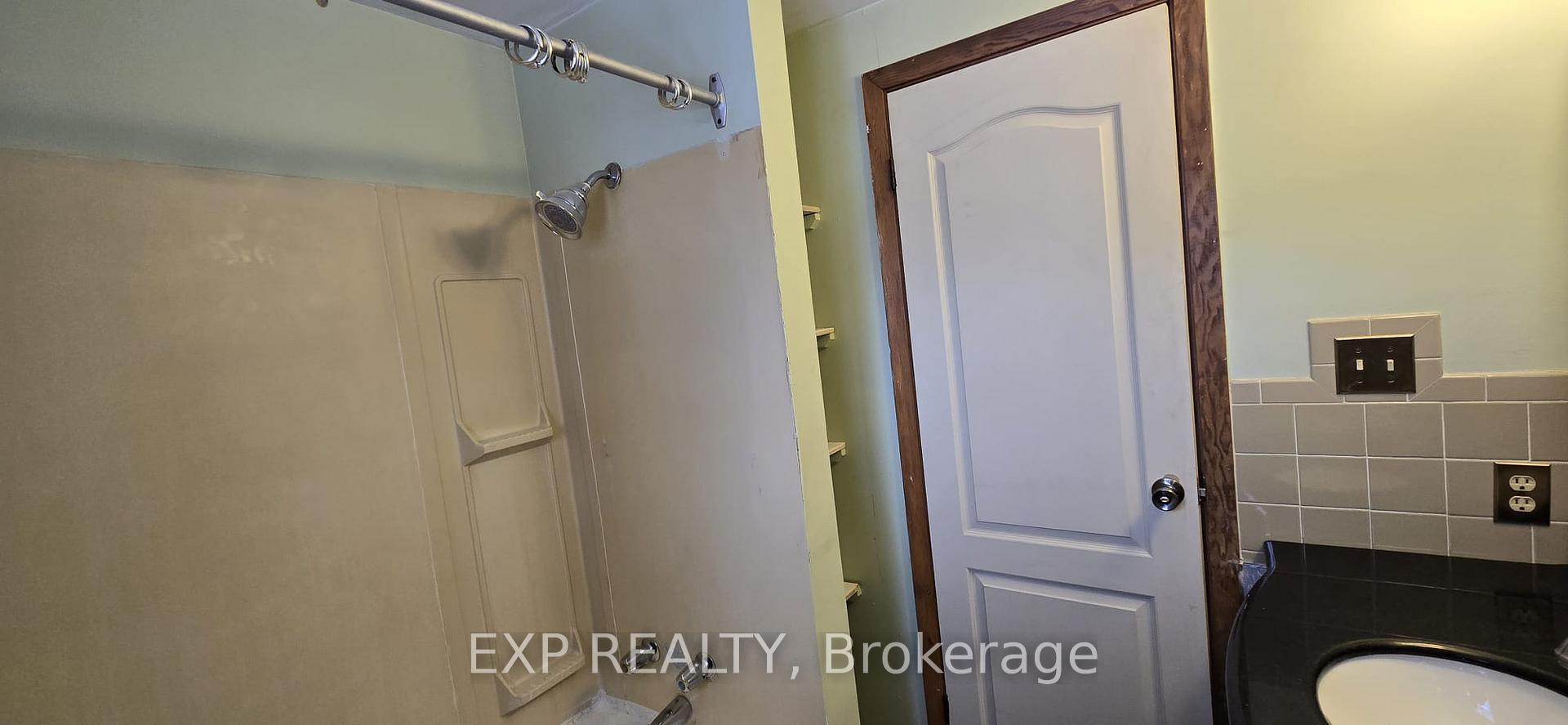 Photo 24 of 6753 Wilinger Street, Niagara Falls, Stamford — HOMEH