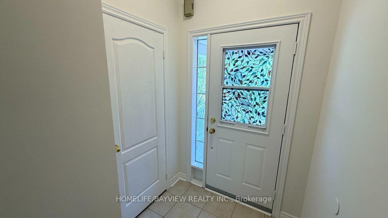 Photo 3 of 20 Gwilliam Lane, Aurora, Bayview Northeast — HOMEH