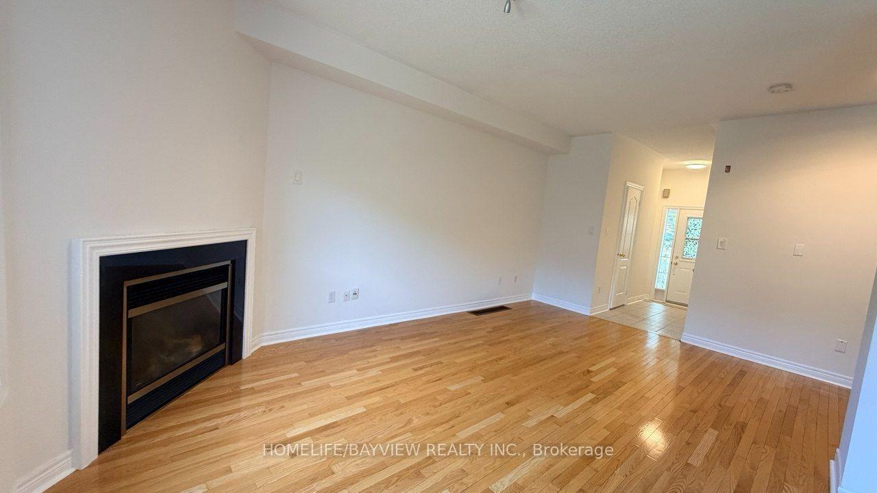 Photo 6 of 20 Gwilliam Lane, Aurora, Bayview Northeast — HOMEH