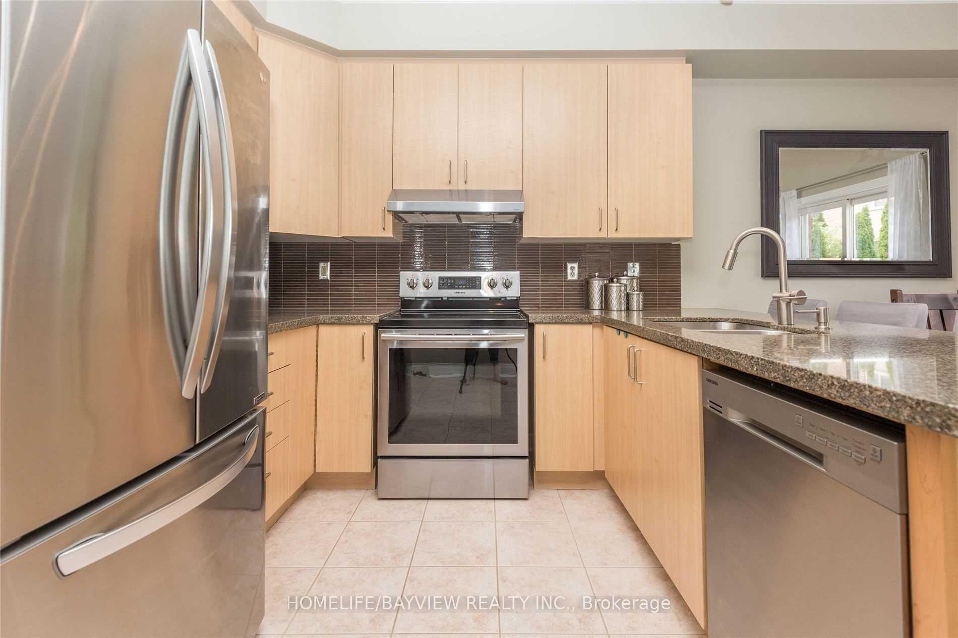 Photo 8 of 20 Gwilliam Lane, Aurora, Bayview Northeast — HOMEH