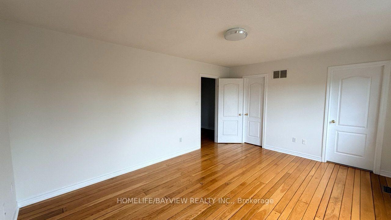 Photo 12 of 20 Gwilliam Lane, Aurora, Bayview Northeast — HOMEH