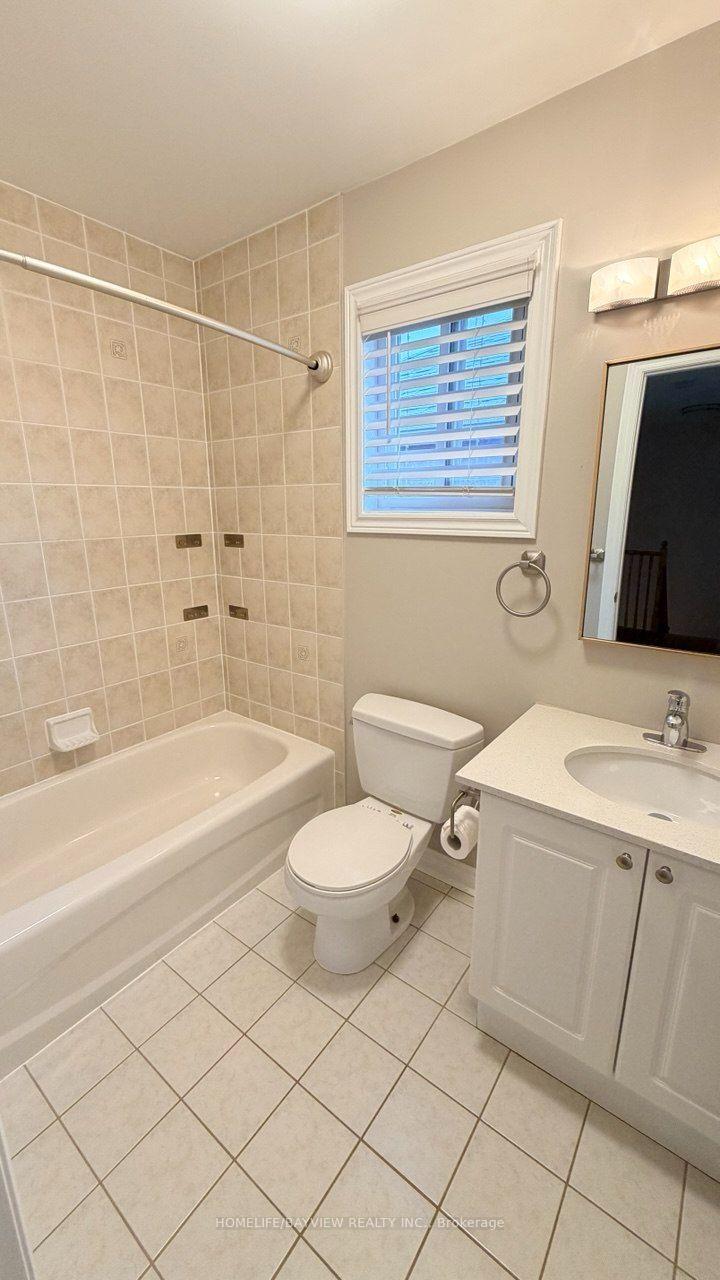 Photo 18 of 20 Gwilliam Lane, Aurora, Bayview Northeast — HOMEH