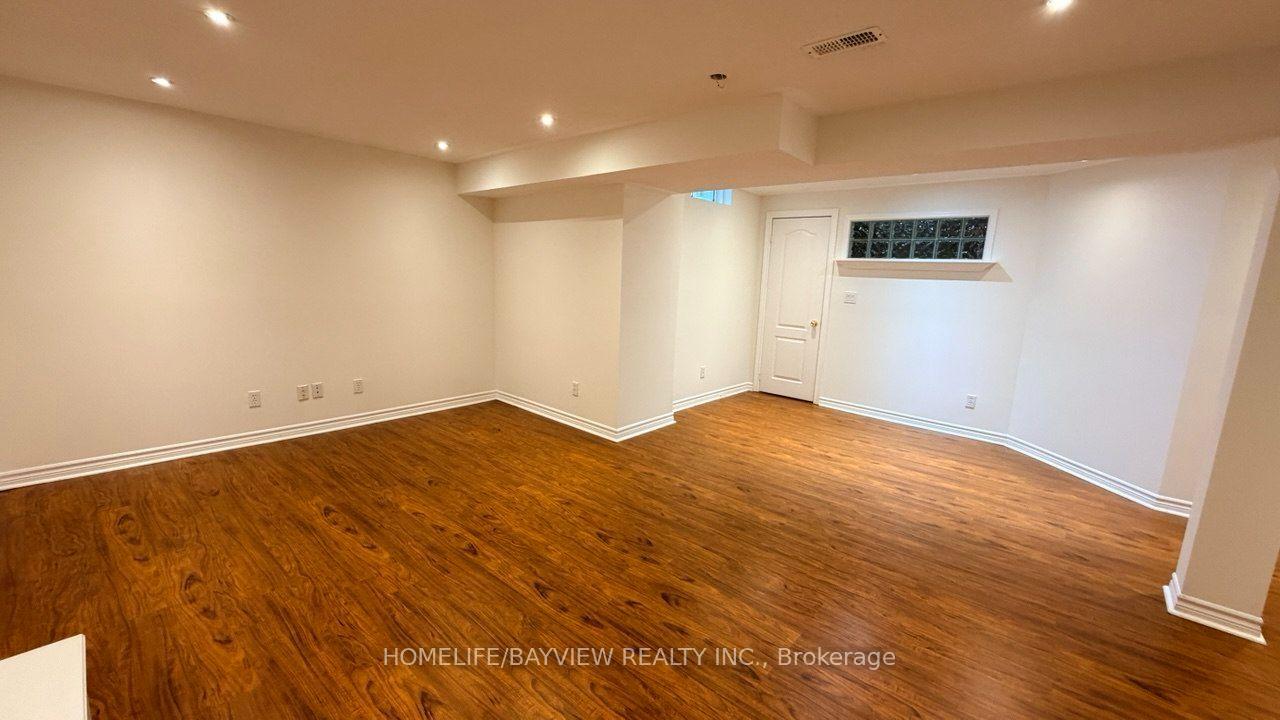 Photo 23 of 20 Gwilliam Lane, Aurora, Bayview Northeast — HOMEH
