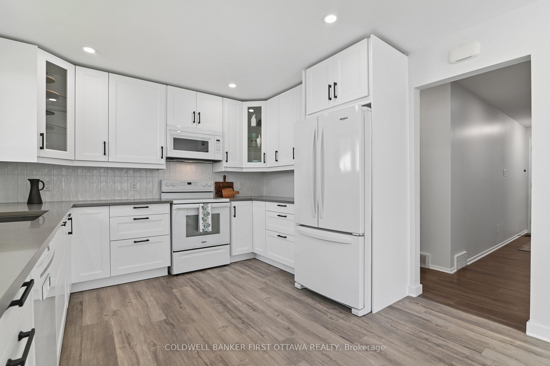 Photo 11 of 1401 Metz Crescent, Ottawa, Carson Meadows — HOMEH