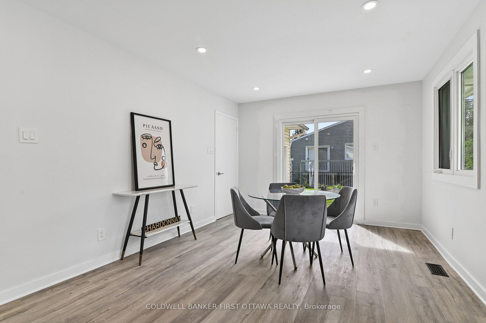 Photo 13 of 1401 Metz Crescent, Ottawa, Carson Meadows — HOMEH