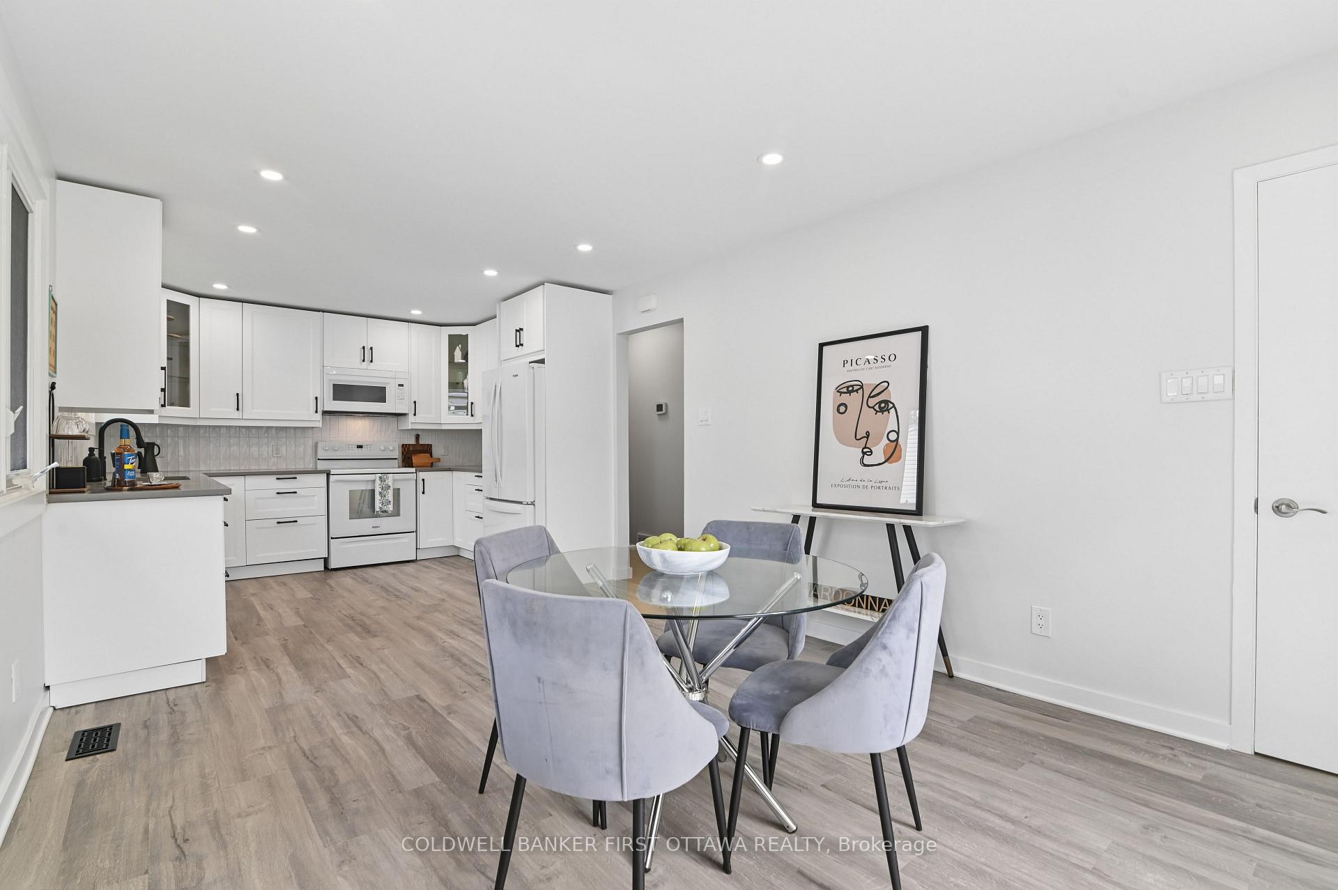 Photo 15 of 1401 Metz Crescent, Ottawa, Carson Meadows — HOMEH
