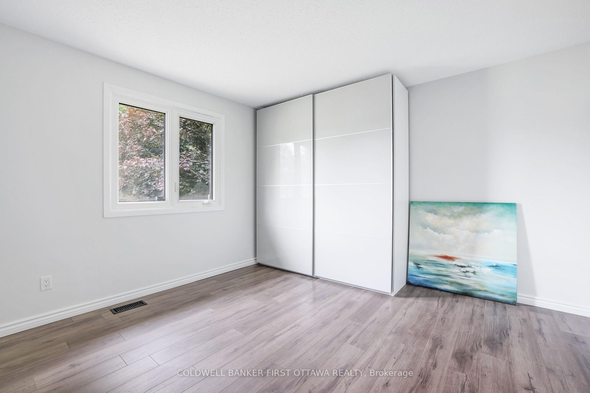 Photo 20 of 1401 Metz Crescent, Ottawa, Carson Meadows — HOMEH
