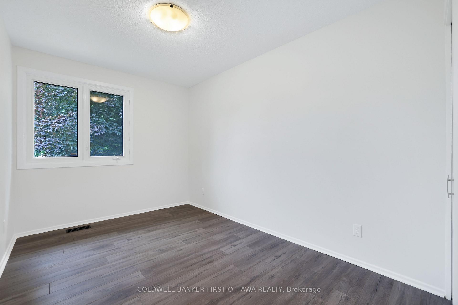 Photo 21 of 1401 Metz Crescent, Ottawa, Carson Meadows — HOMEH