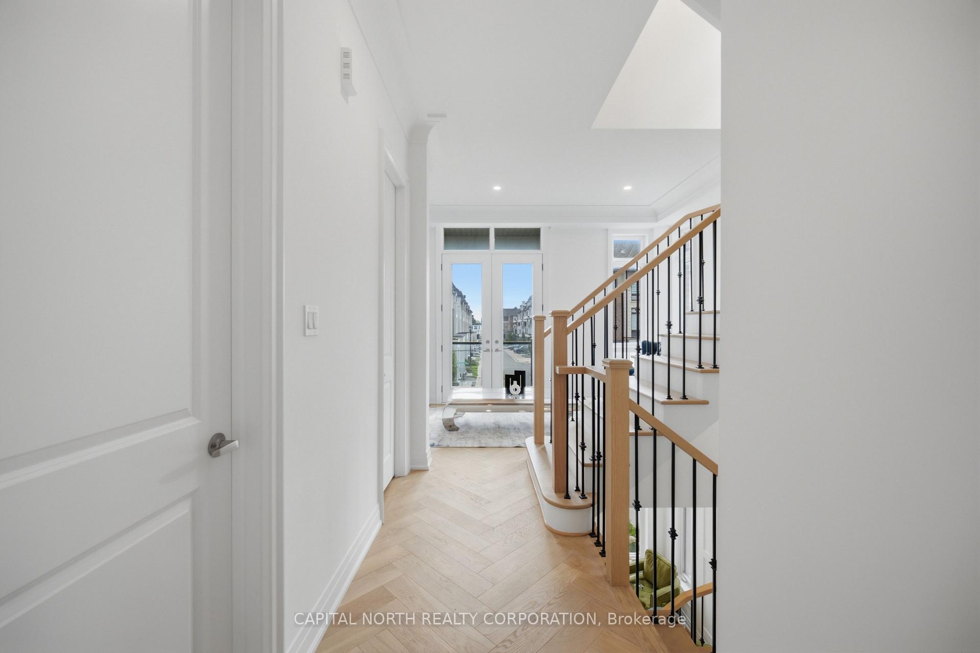 Photo 9 of 8A McCachen Street, Richmond Hill, Oak Ridges — HOMEH