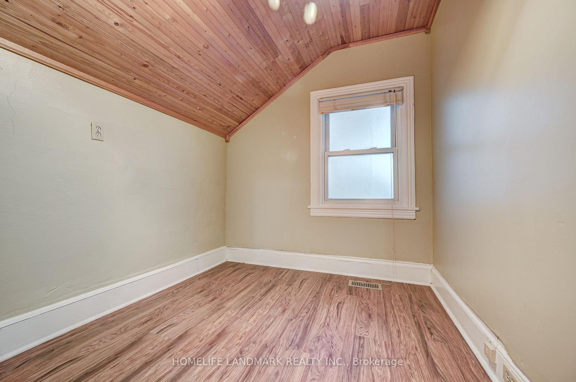 Photo 23 of 2174 New Street, Burlington, Brant — HOMEH