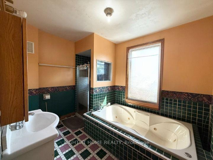 Photo 15 of 665 Ossington Avenue, Toronto, Palmerston-Little Italy — HOMEH