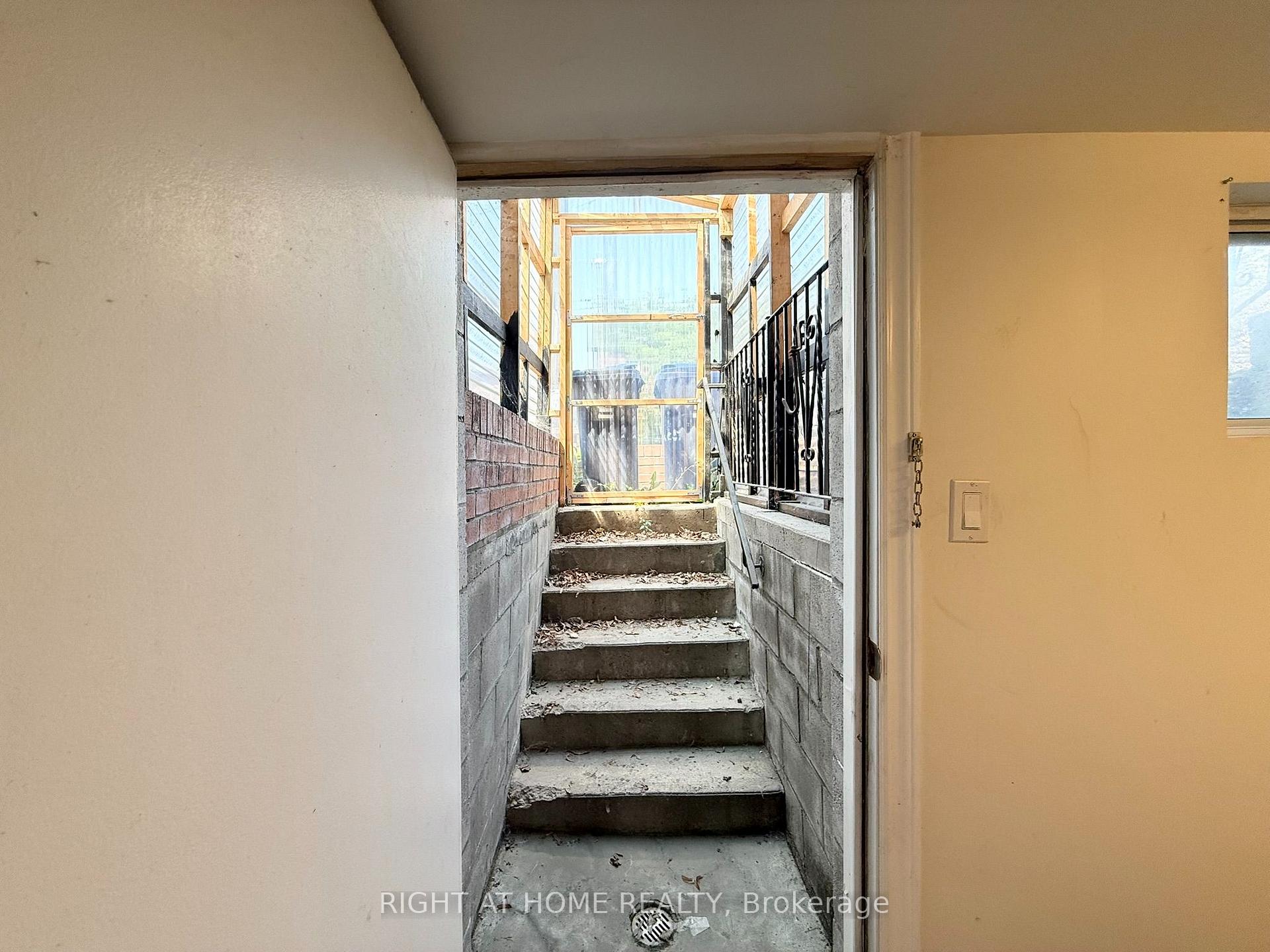 Photo 27 of 665 Ossington Avenue, Toronto, Palmerston-Little Italy — HOMEH