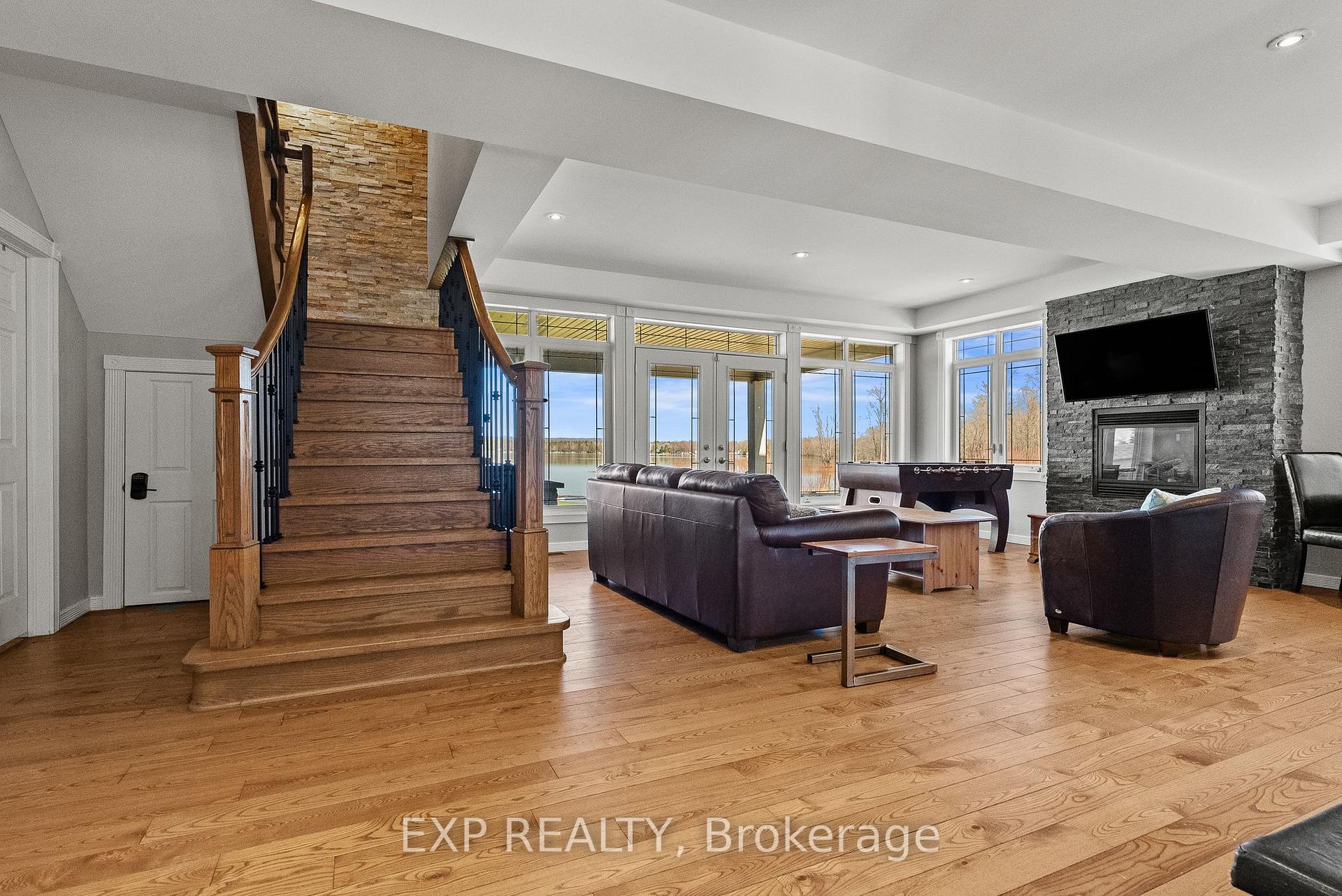 Photo 4 of 102 Allbirch Road, Ottawa, Constance Bay — HOMEH