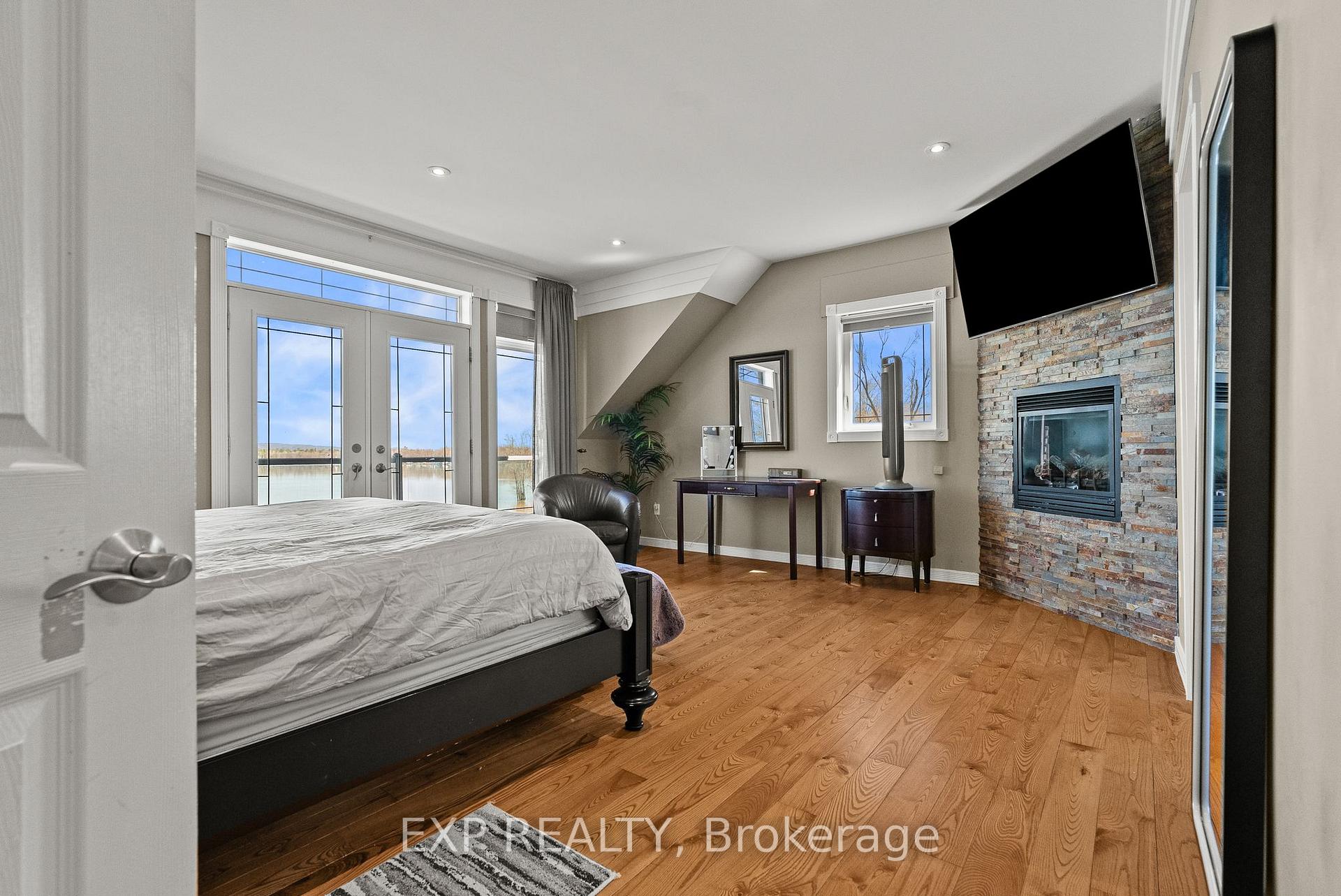 Photo 35 of 102 Allbirch Road, Ottawa, Constance Bay — HOMEH