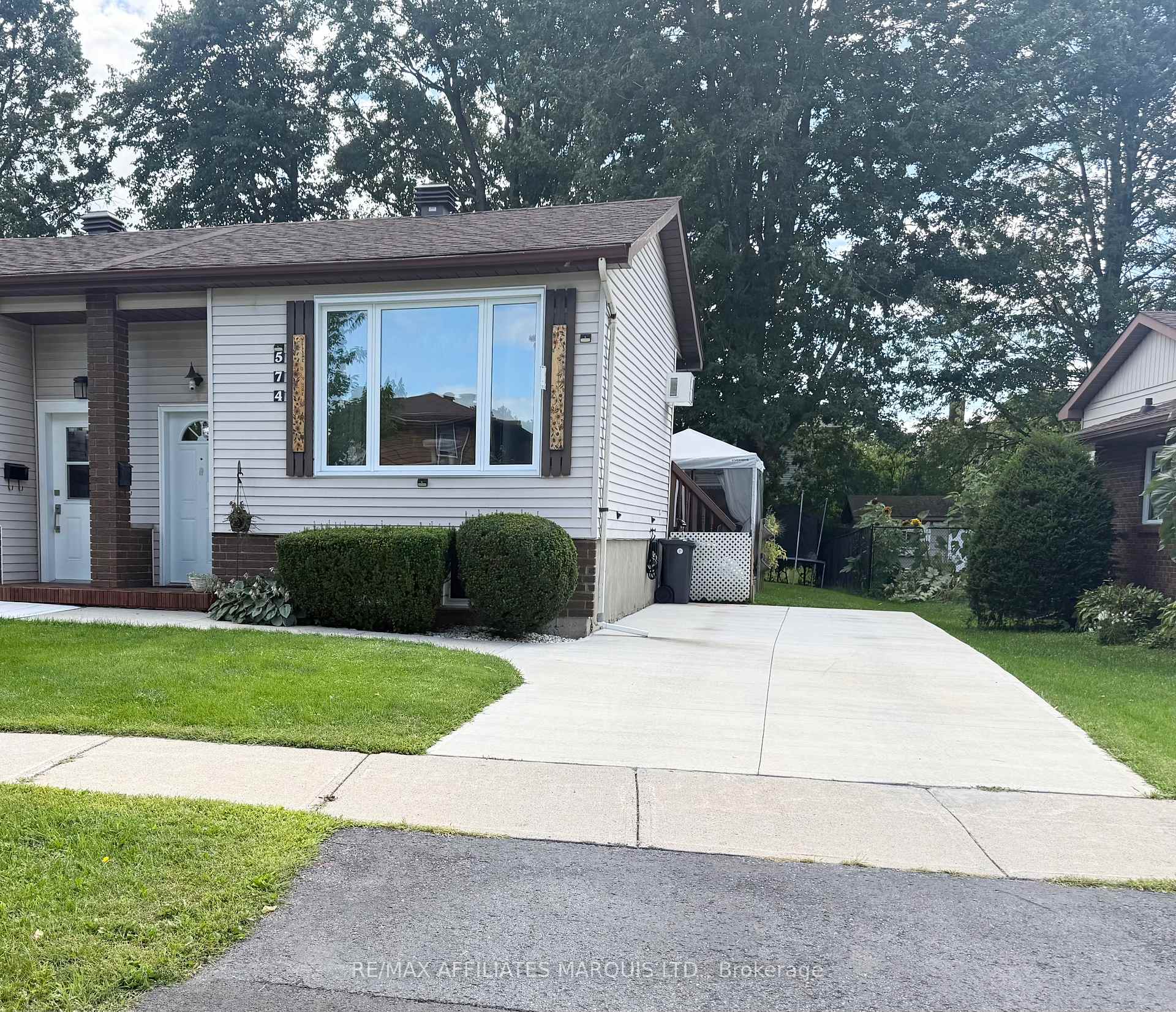 Photo of 574 Lynwood Drive