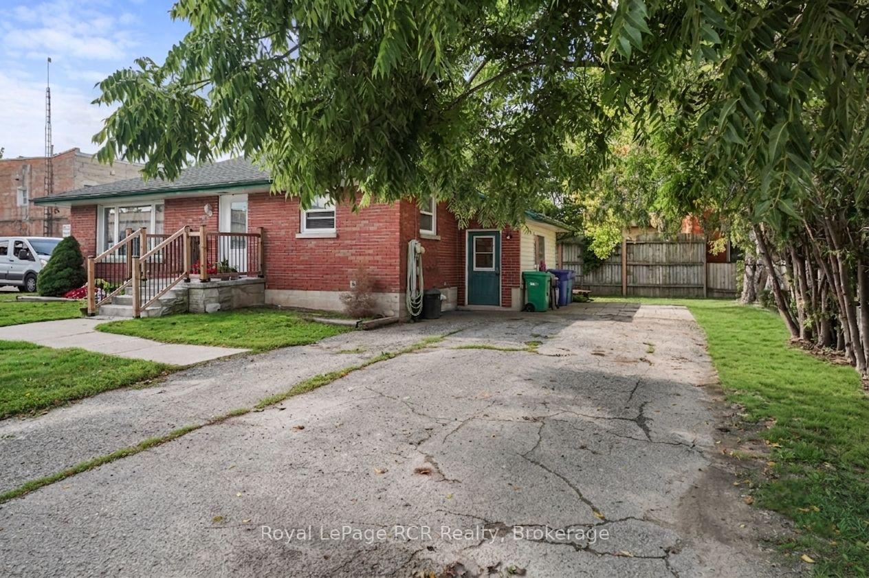 Photo 3 of 16 Patrick Street W, North Huron, Wingham — HOMEH