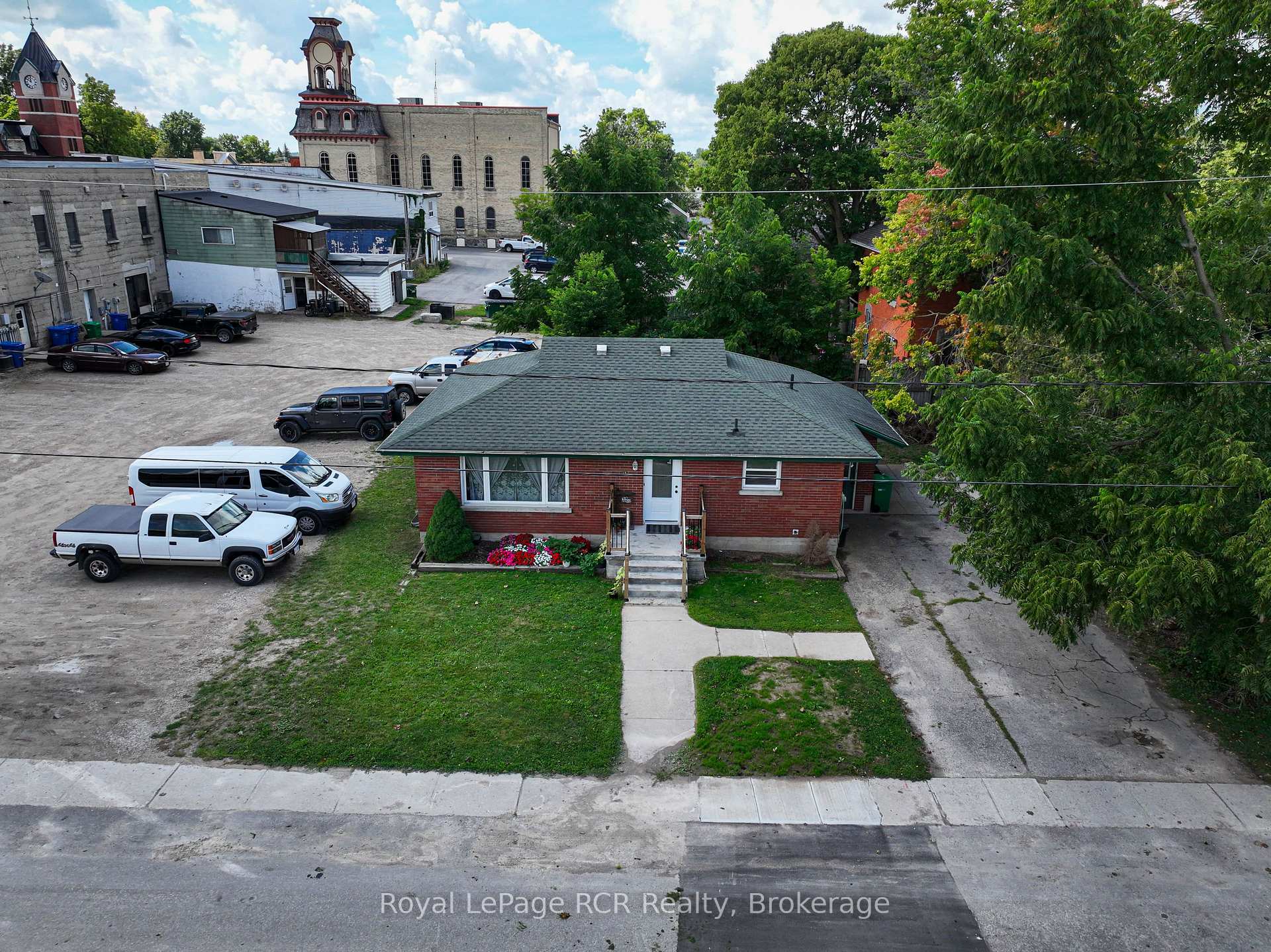 Photo 42 of 16 Patrick Street W, North Huron, Wingham — HOMEH