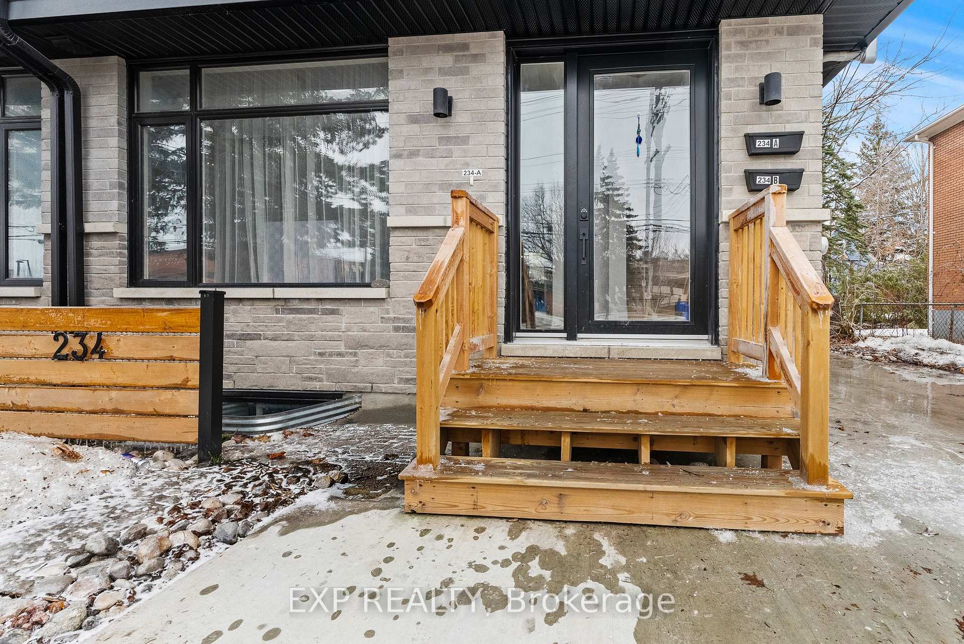 Photo of 234-236 Woodroffe Avenue