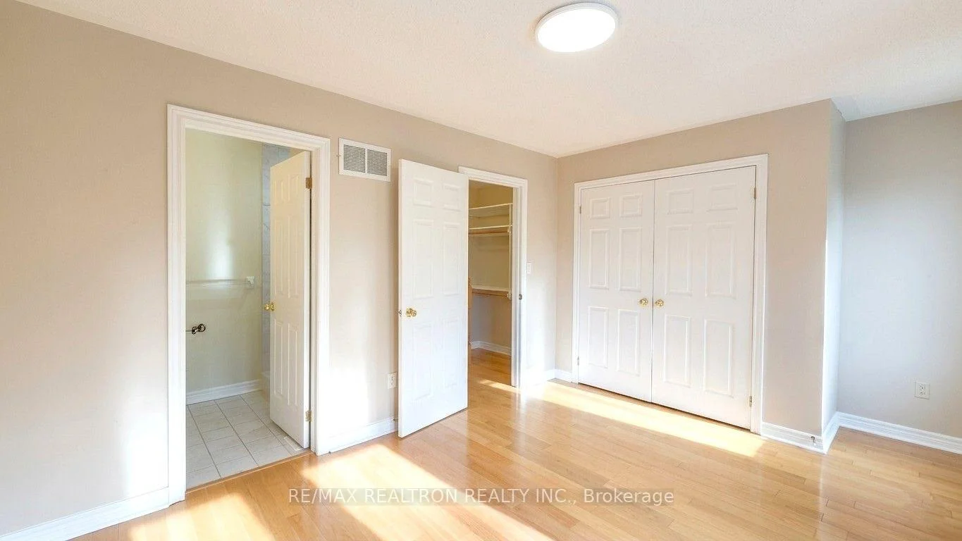 Photo 13 of 17 Carnation Road, Markham, Commerce Valley — HOMEH