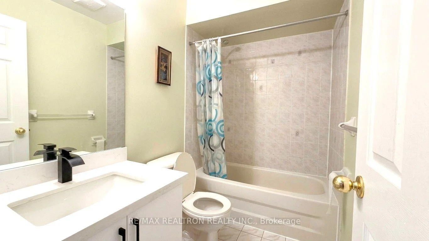 Photo 16 of 17 Carnation Road, Markham, Commerce Valley — HOMEH