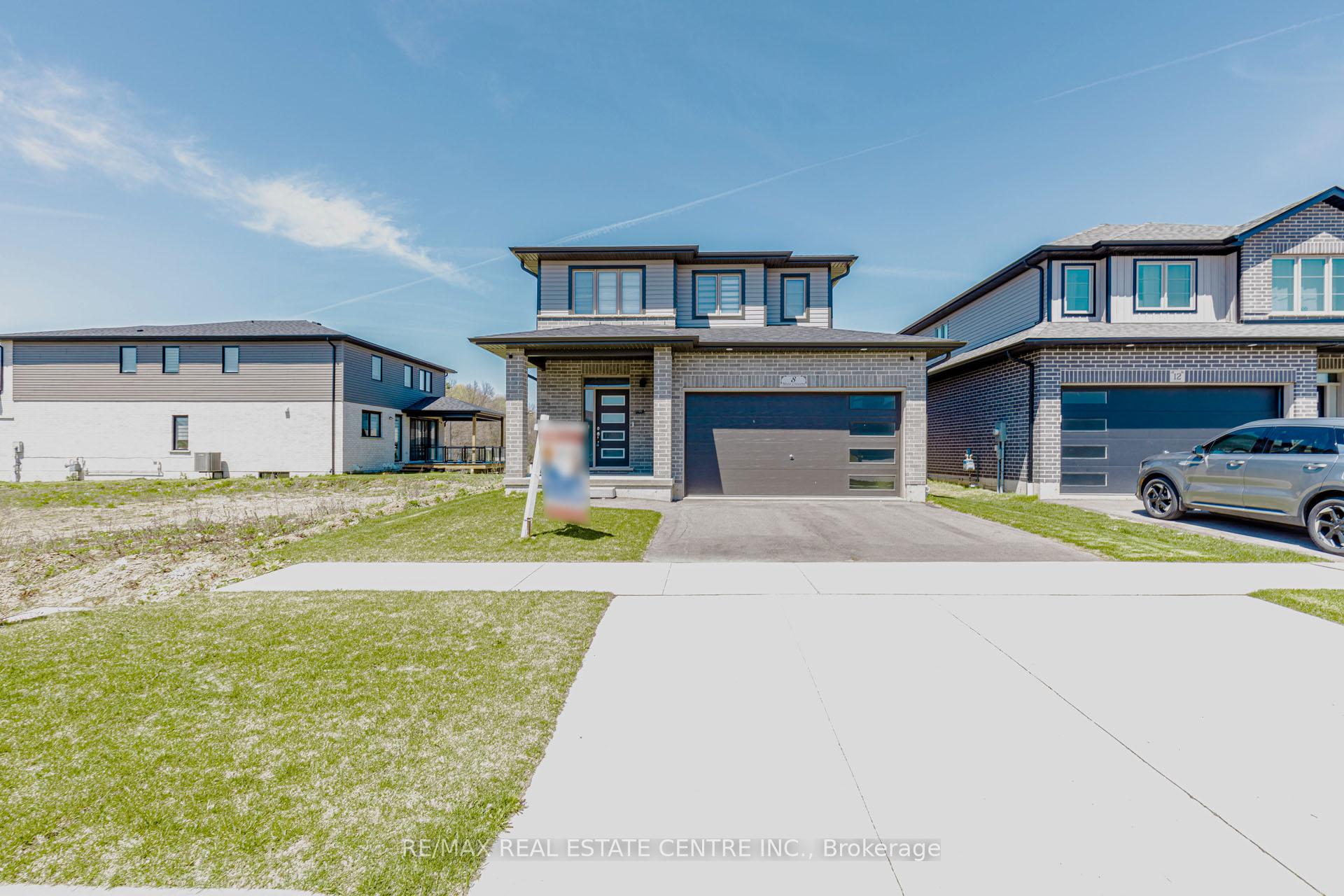 Photo of 8 Moon Crescent