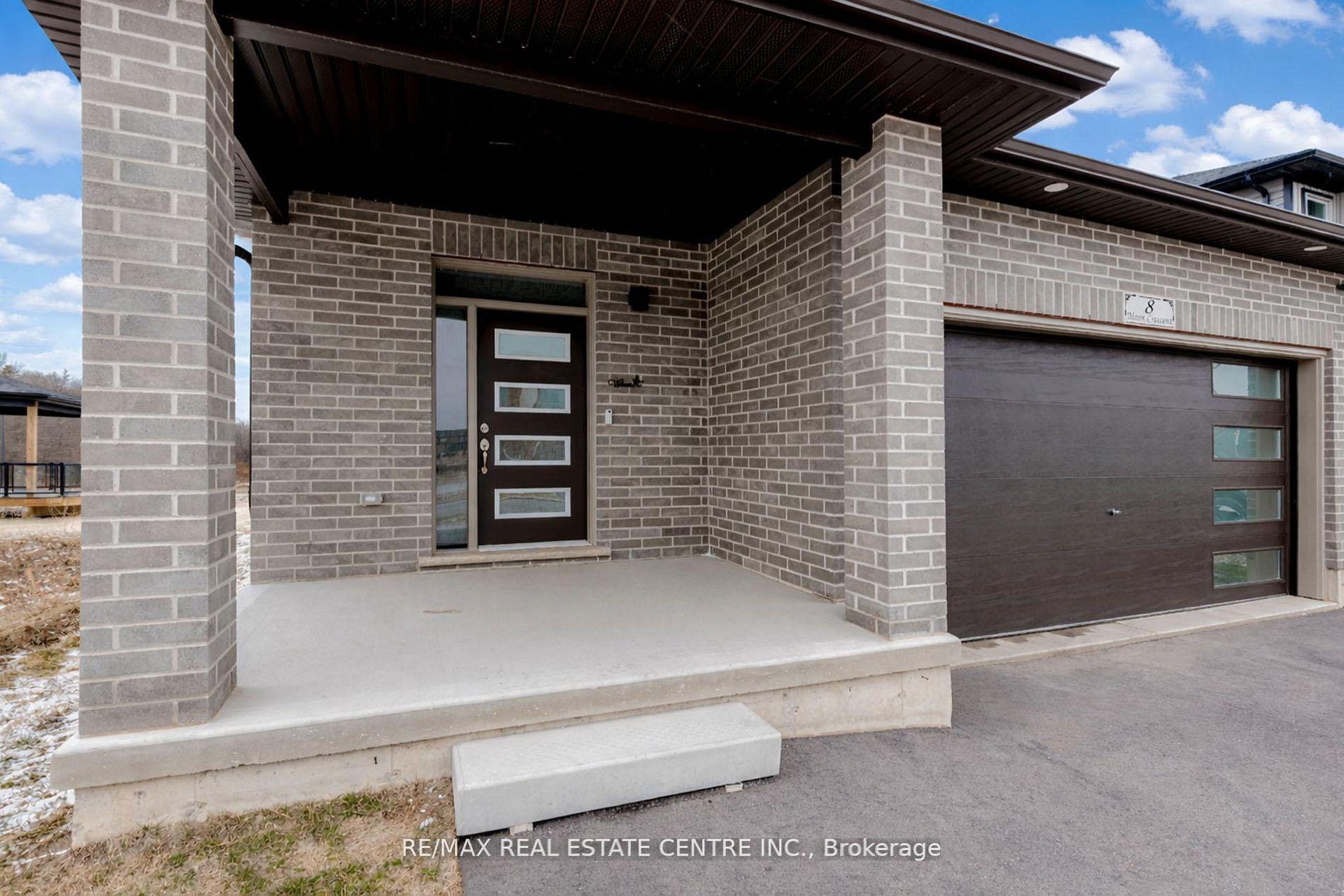 Photo 4 of 8 Moon Crescent, Cambridge, Westview — HOMEH