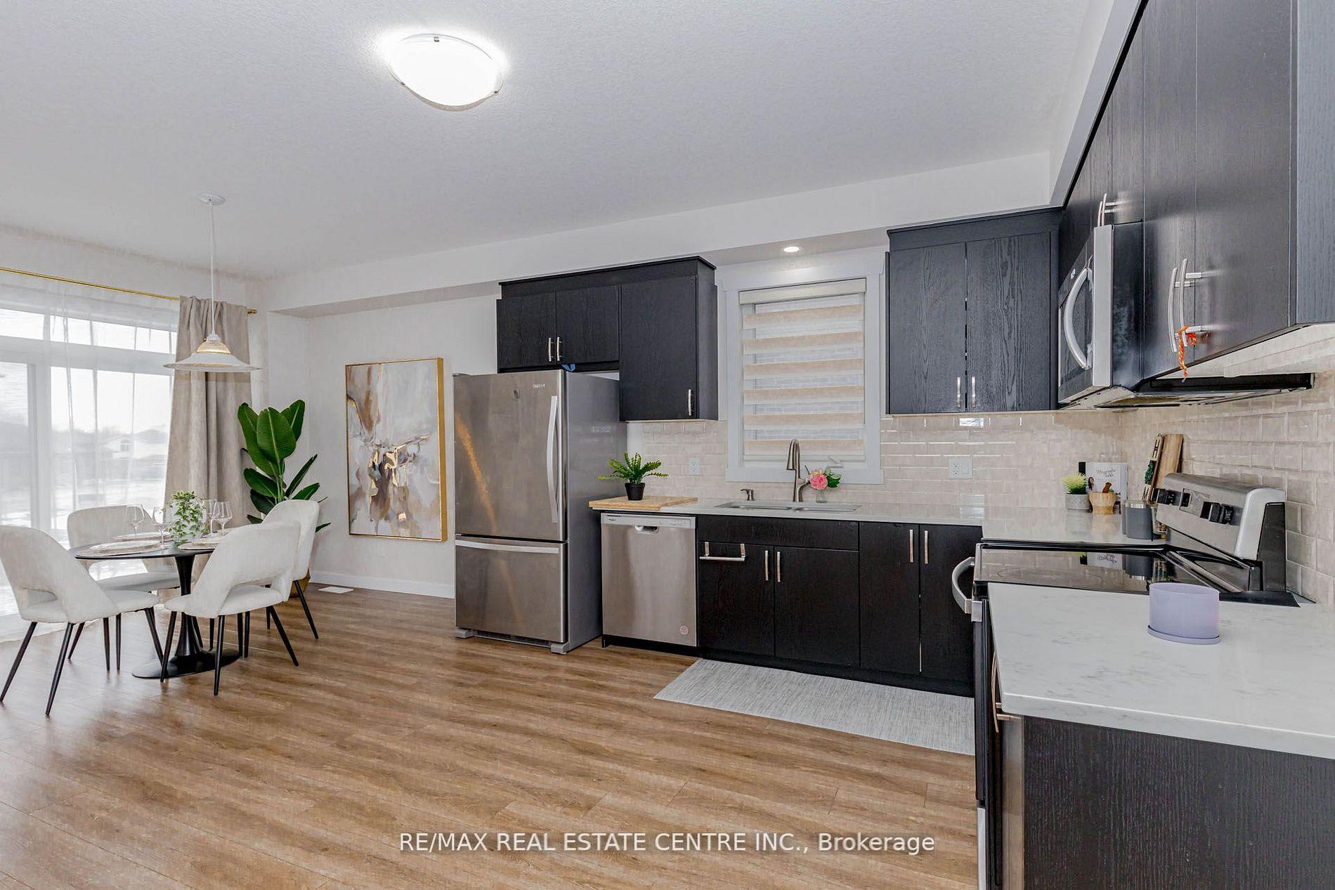 Photo 15 of 8 Moon Crescent, Cambridge, Westview — HOMEH