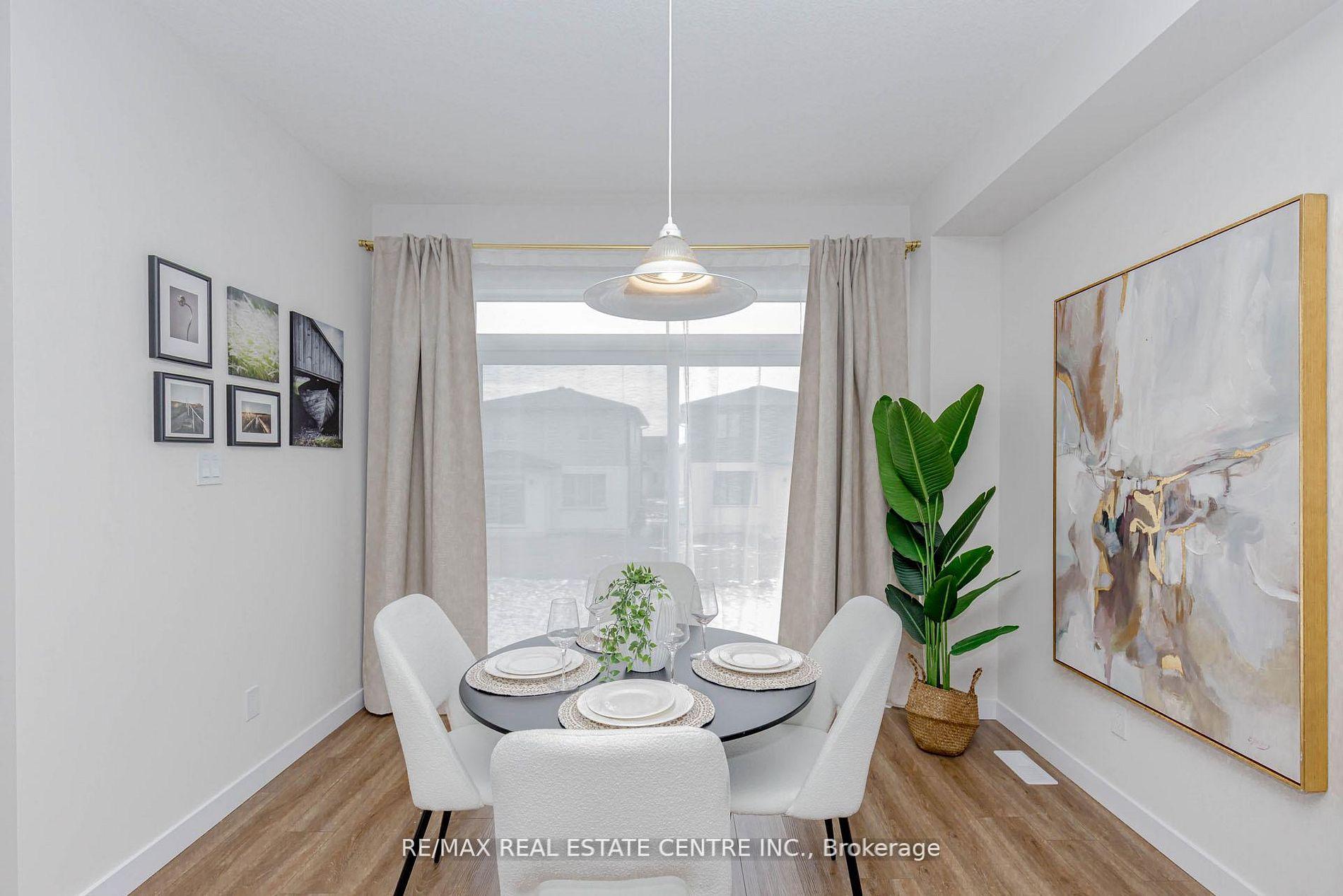 Photo 18 of 8 Moon Crescent, Cambridge, Westview — HOMEH