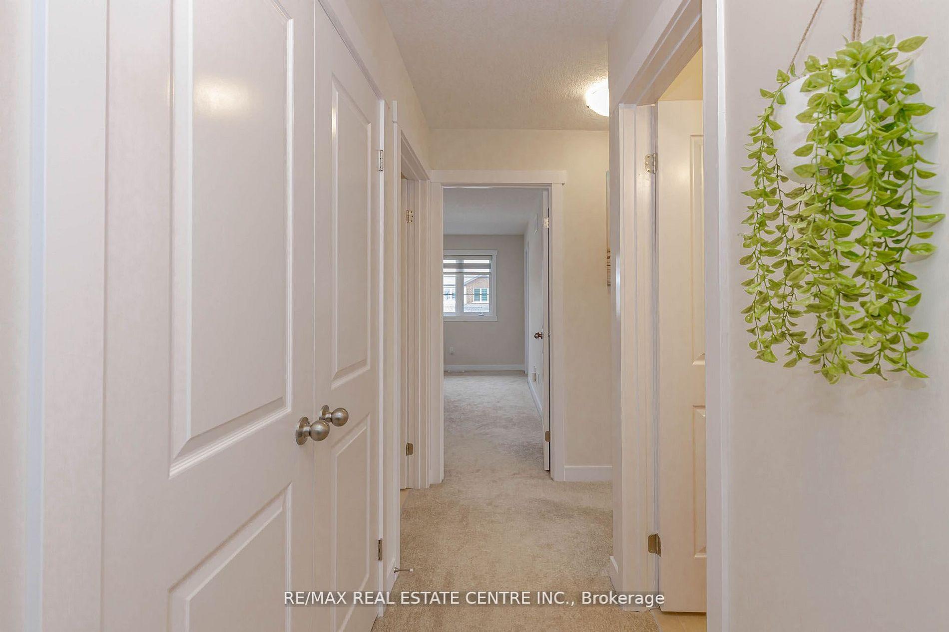 Photo 25 of 8 Moon Crescent, Cambridge, Westview — HOMEH