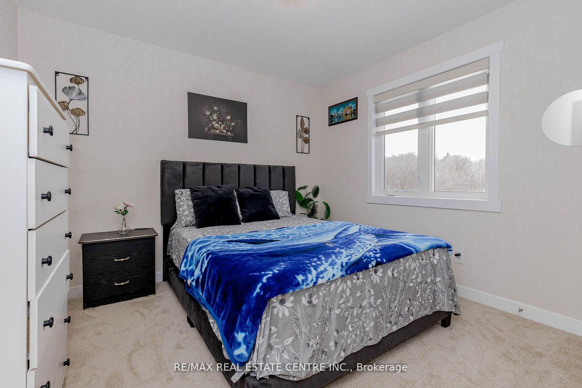 Photo 28 of 8 Moon Crescent, Cambridge, Westview — HOMEH