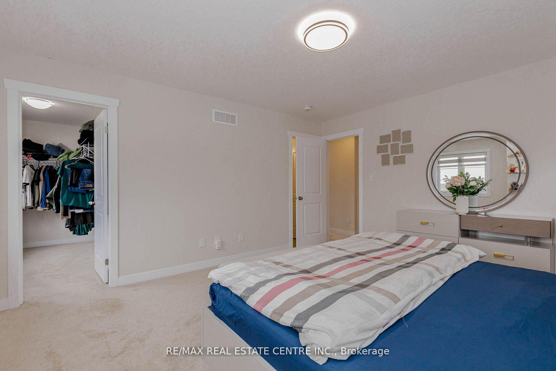 Photo 29 of 8 Moon Crescent, Cambridge, Westview — HOMEH