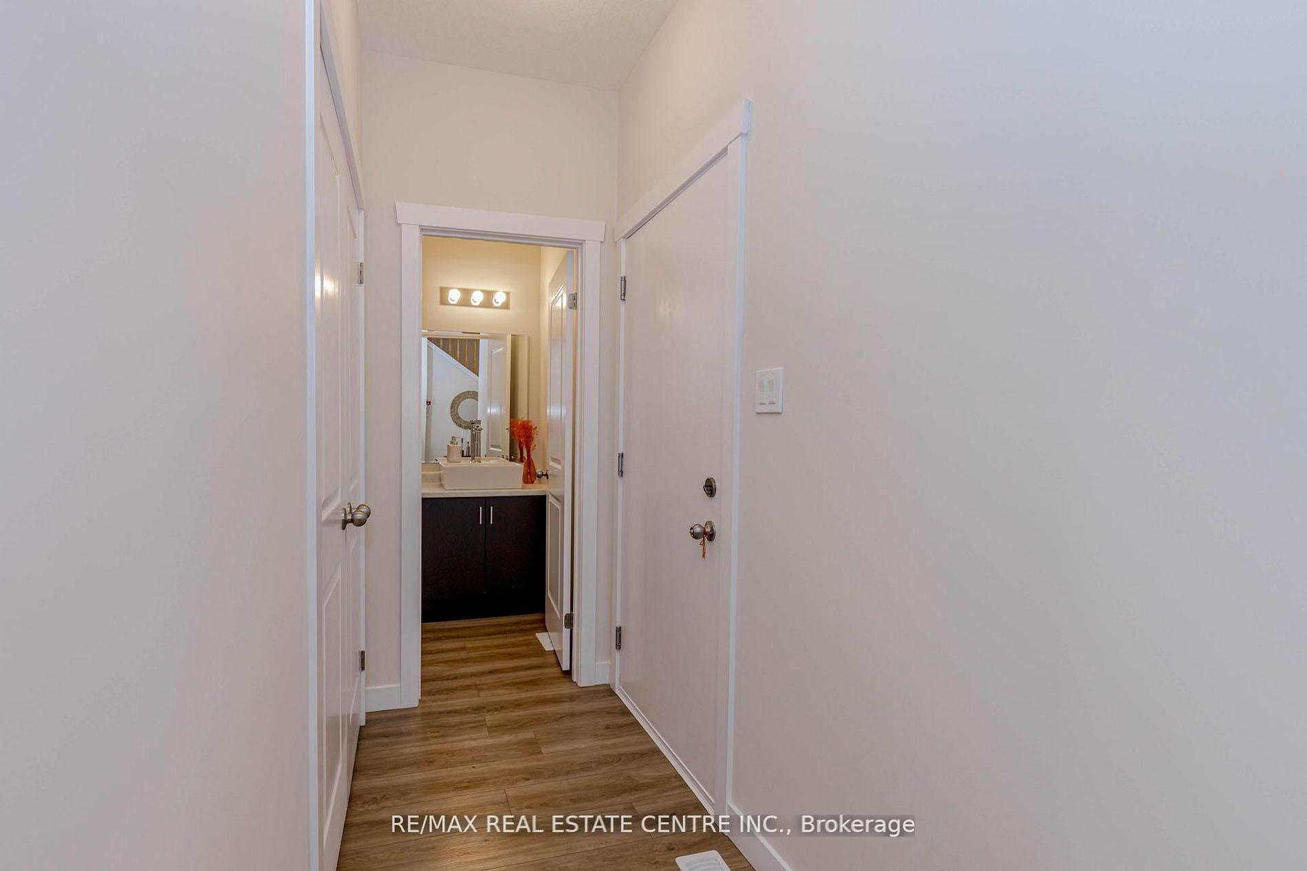 Photo 32 of 8 Moon Crescent, Cambridge, Westview — HOMEH