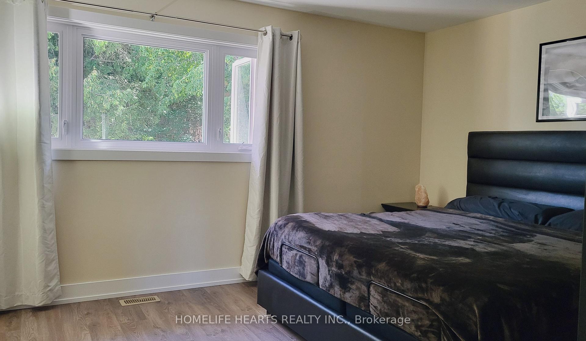 Photo 22 of 213 Park Drive, Whitchurch-Stouffville, Stouffville — HOMEH