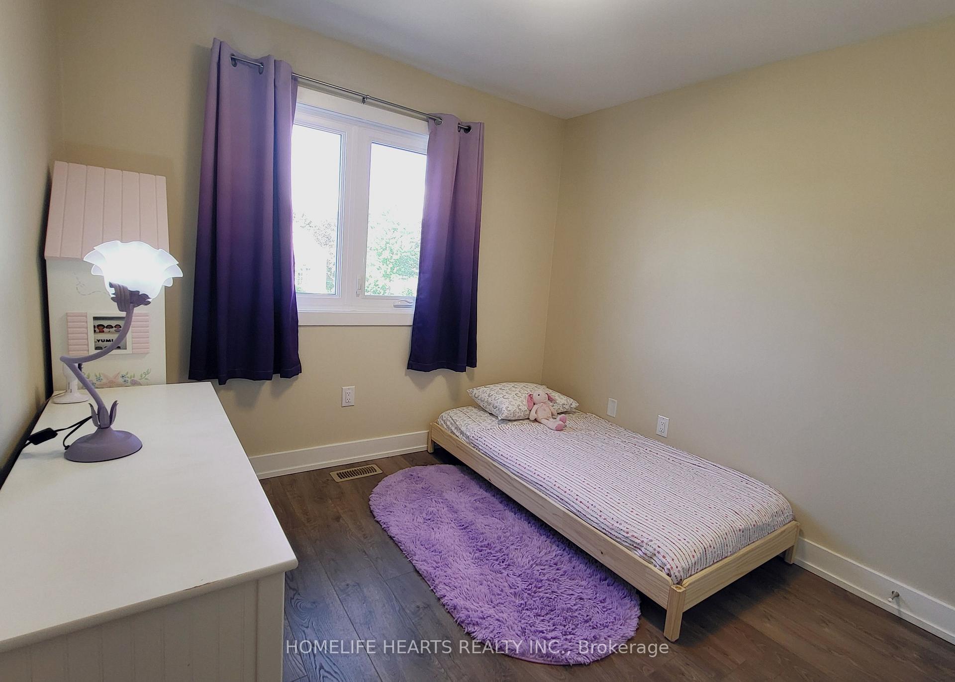 Photo 23 of 213 Park Drive, Whitchurch-Stouffville, Stouffville — HOMEH