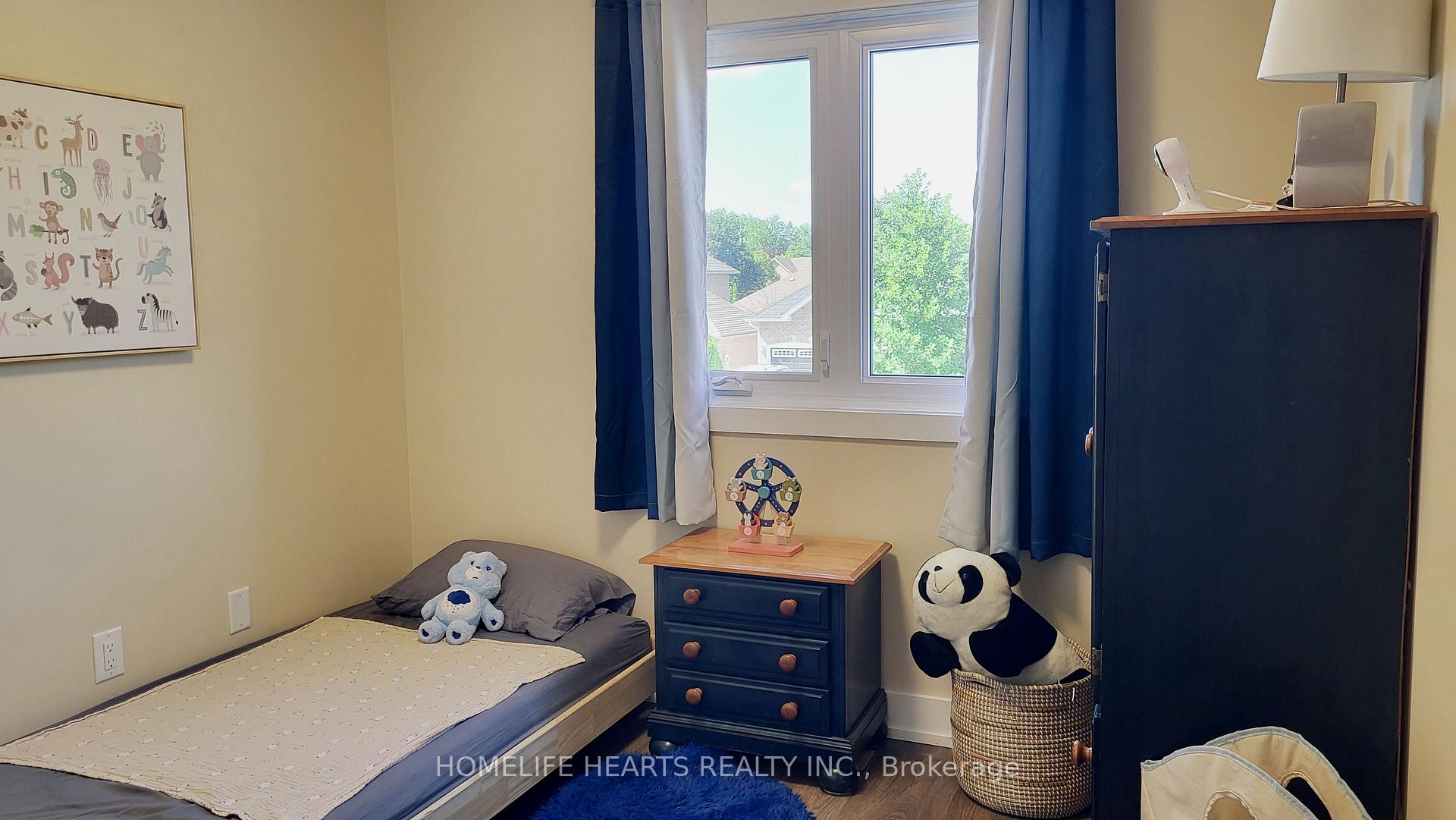 Photo 25 of 213 Park Drive, Whitchurch-Stouffville, Stouffville — HOMEH
