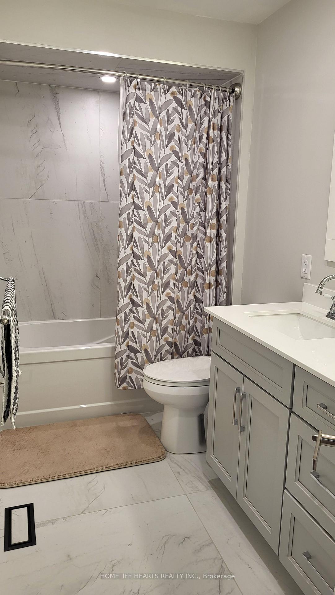 Photo 28 of 213 Park Drive, Whitchurch-Stouffville, Stouffville — HOMEH