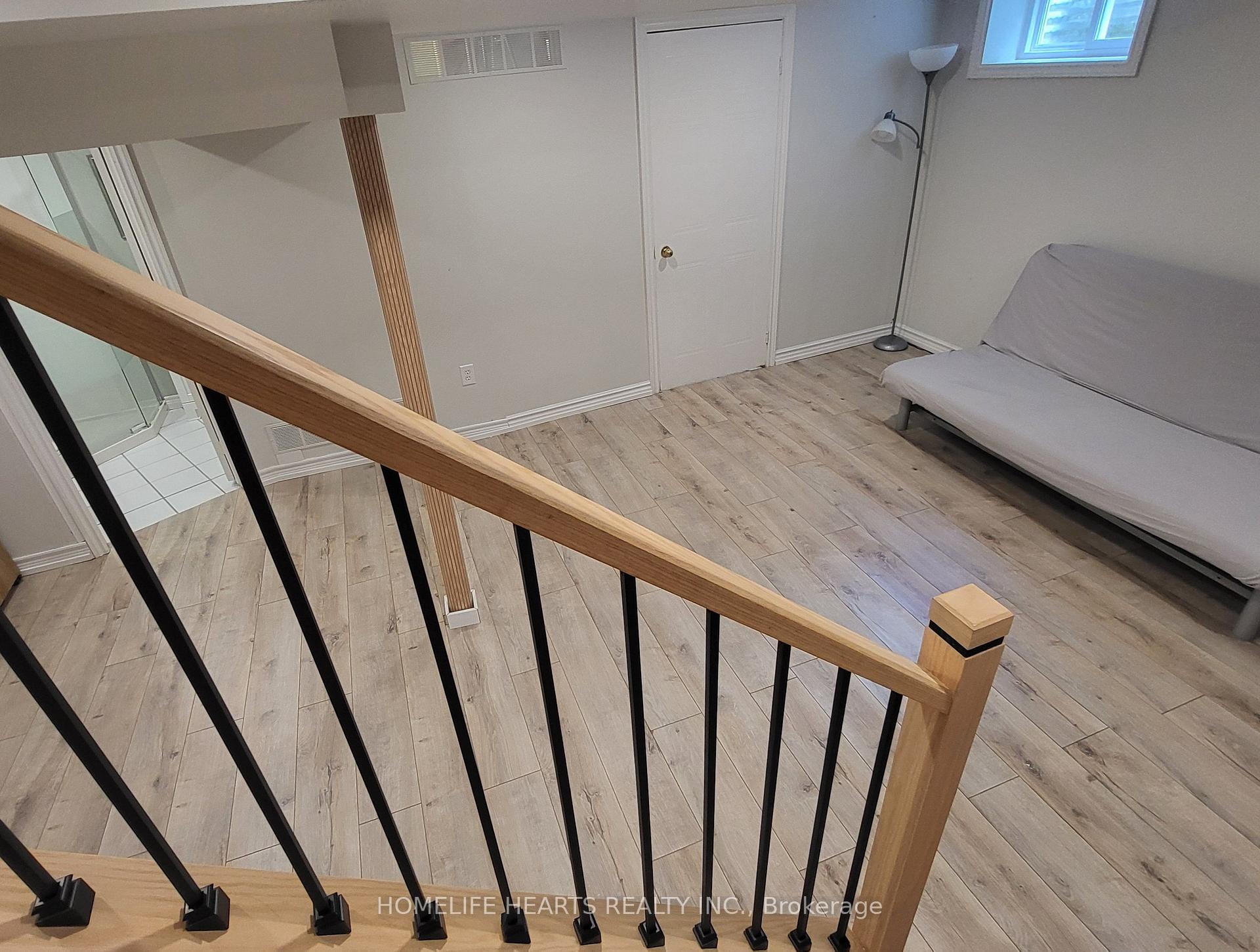Photo 31 of 213 Park Drive, Whitchurch-Stouffville, Stouffville — HOMEH