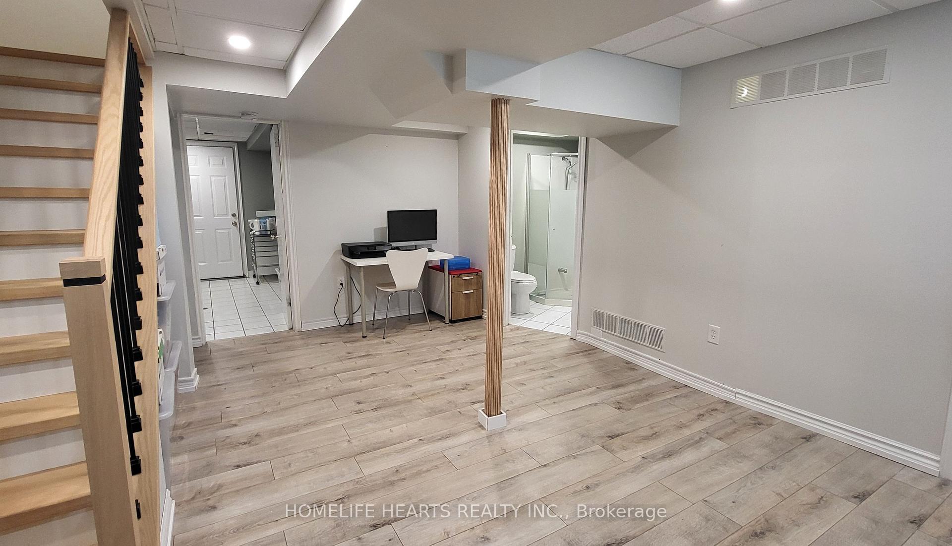 Photo 32 of 213 Park Drive, Whitchurch-Stouffville, Stouffville — HOMEH