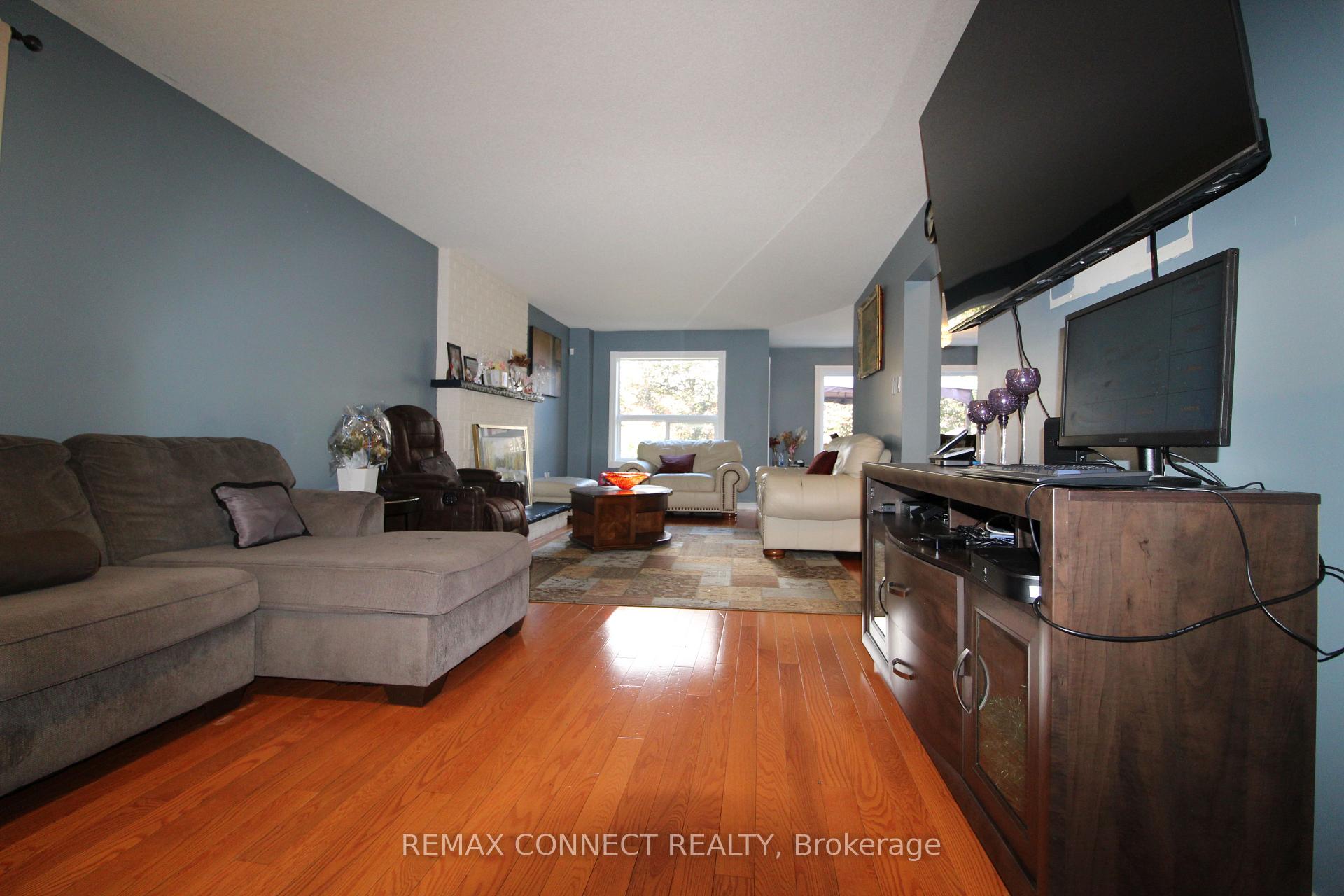 Photo 2 of 80 Kennett Drive, Whitby, Lynde Creek — HOMEH