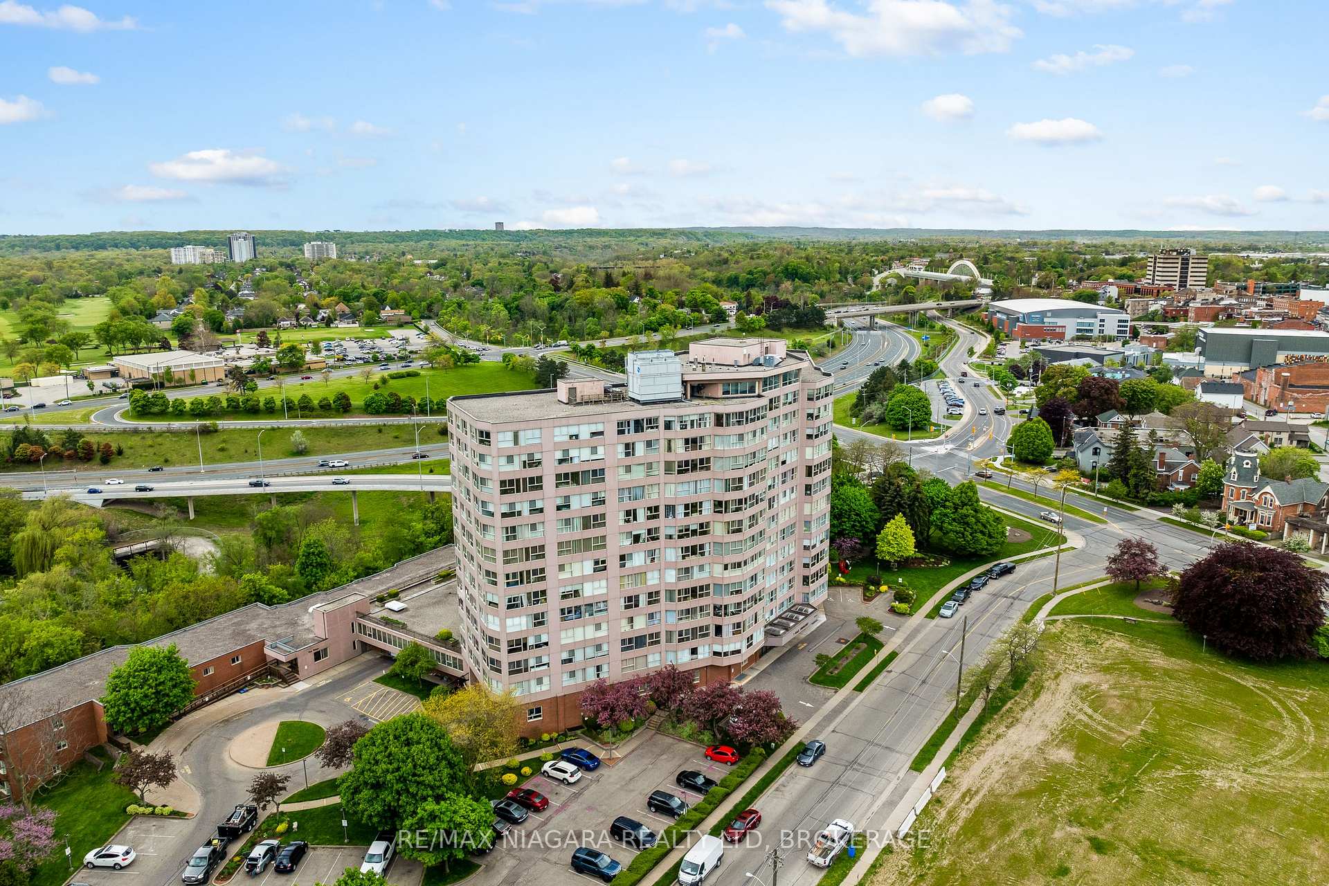 Photo 1 of Unit 502, 7 Gale Crescent, St. Catharines, E. Chester — HOMEH