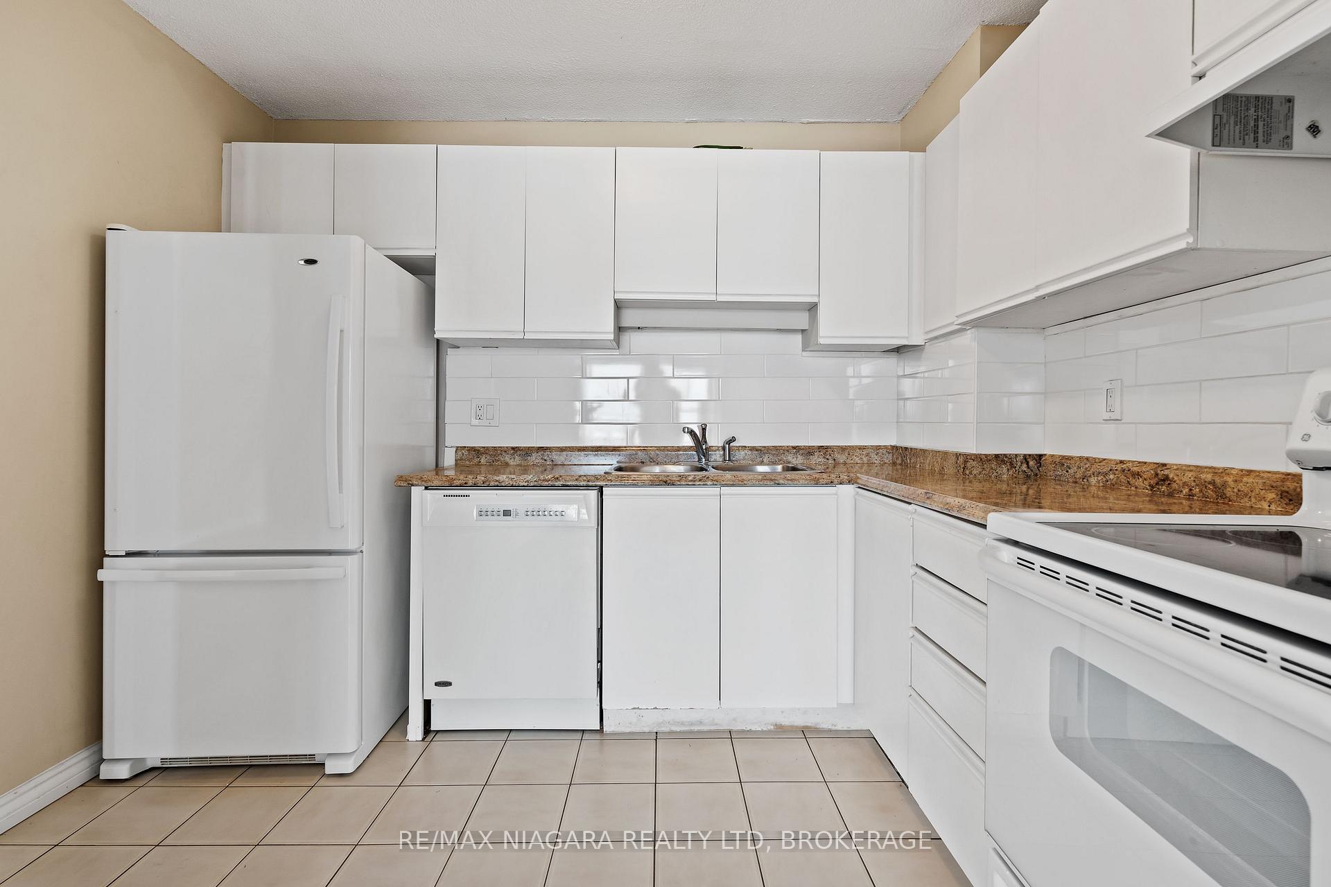 Photo 12 of Unit 502, 7 Gale Crescent, St. Catharines, E. Chester — HOMEH