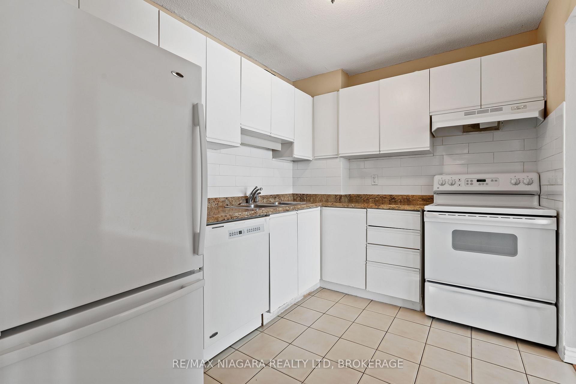 Photo 11 of Unit 502, 7 Gale Crescent, St. Catharines, E. Chester — HOMEH