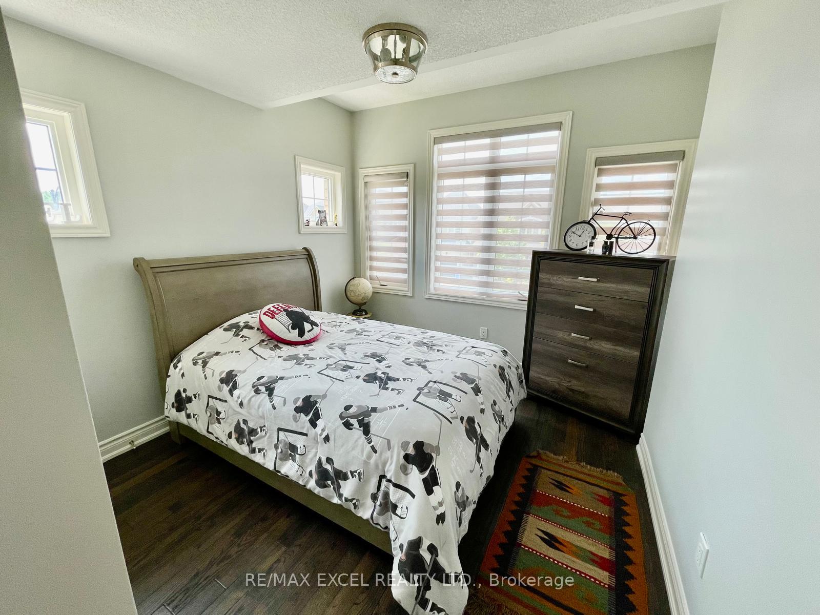 Photo 16 of 2 Peter Miller Street N, Aurora, Rural Aurora — HOMEH