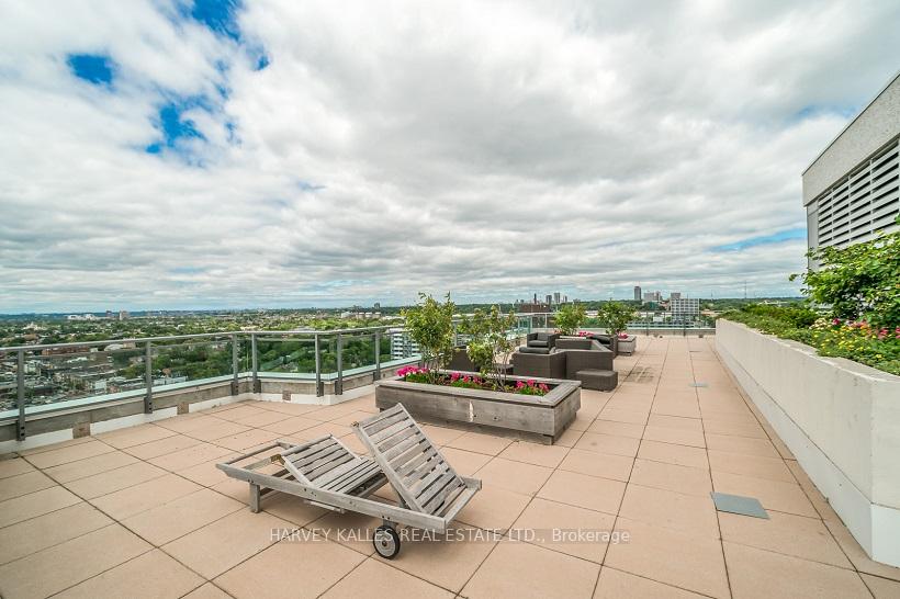 Photo 3 of Unit 1306, 736 Spadina Avenue, Toronto, University — HOMEH
