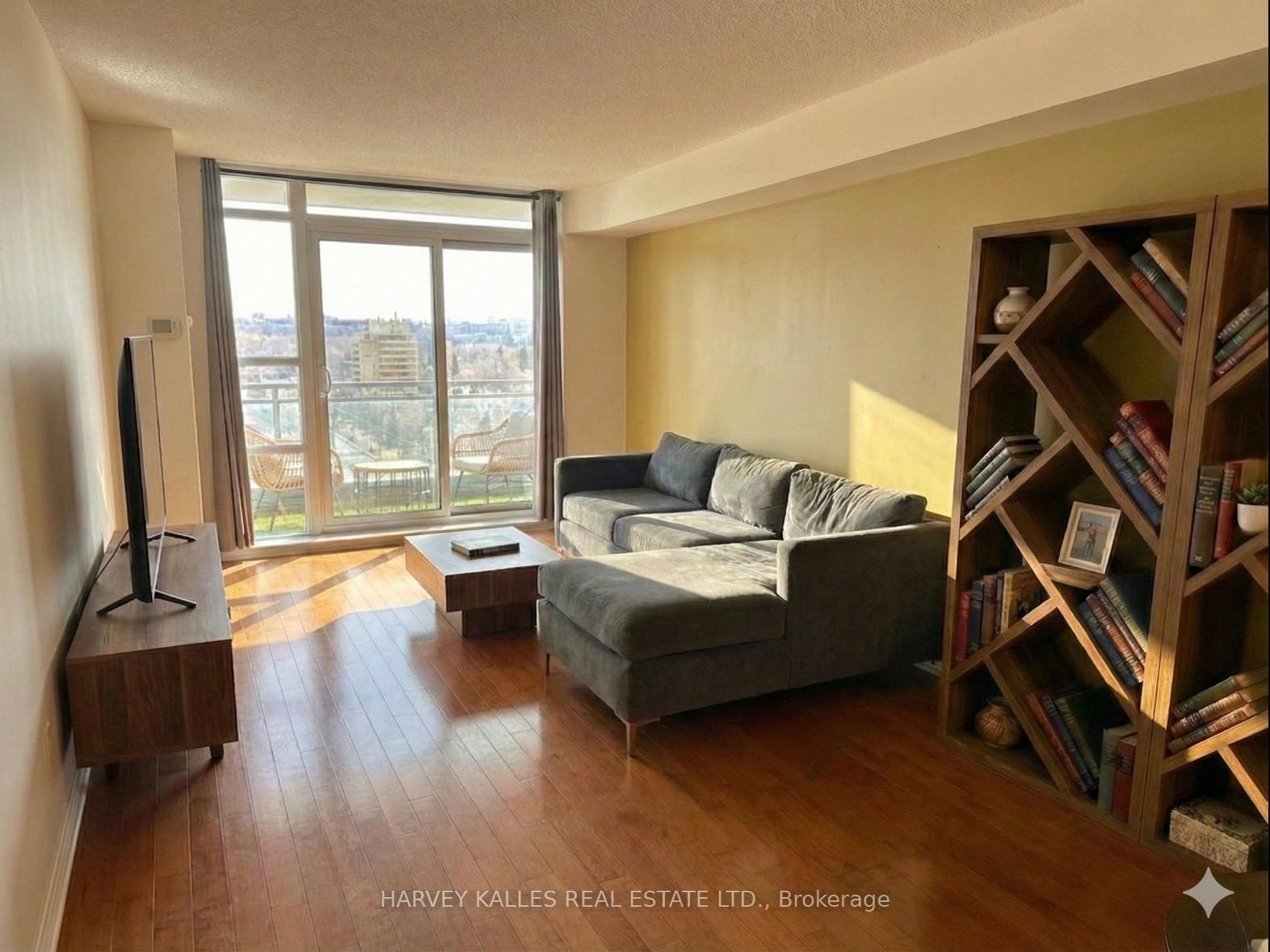 Photo 5 of Unit 1306, 736 Spadina Avenue, Toronto, University — HOMEH