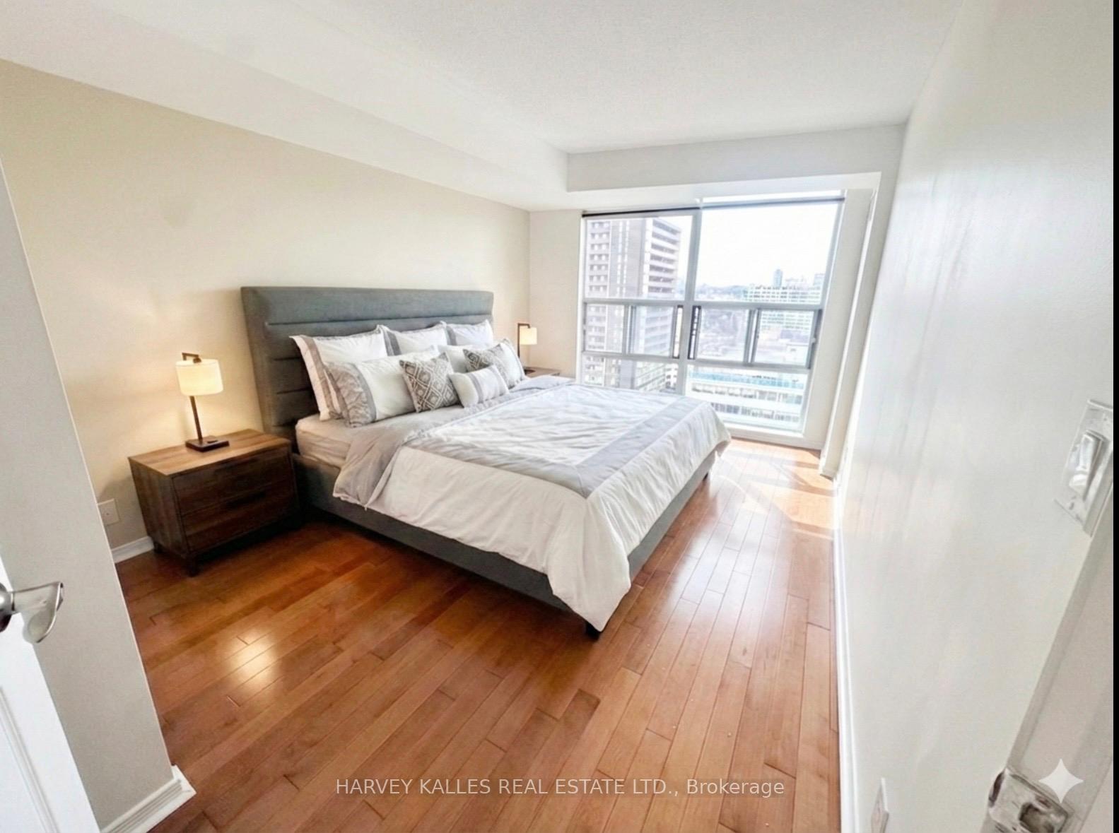 Photo 9 of Unit 1306, 736 Spadina Avenue, Toronto, University — HOMEH