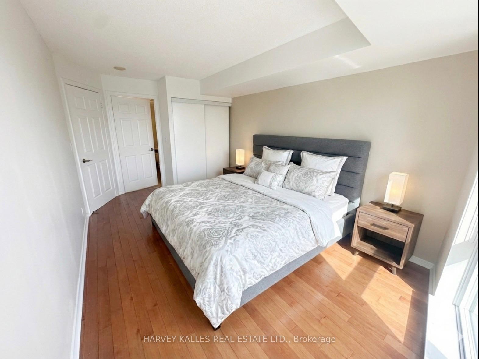 Photo 10 of Unit 1306, 736 Spadina Avenue, Toronto, University — HOMEH