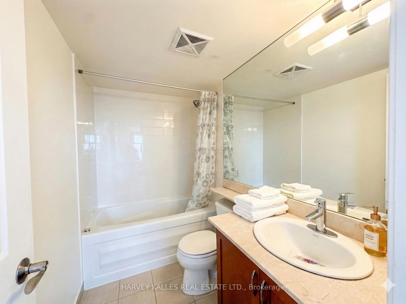 Photo 13 of Unit 1306, 736 Spadina Avenue, Toronto, University — HOMEH