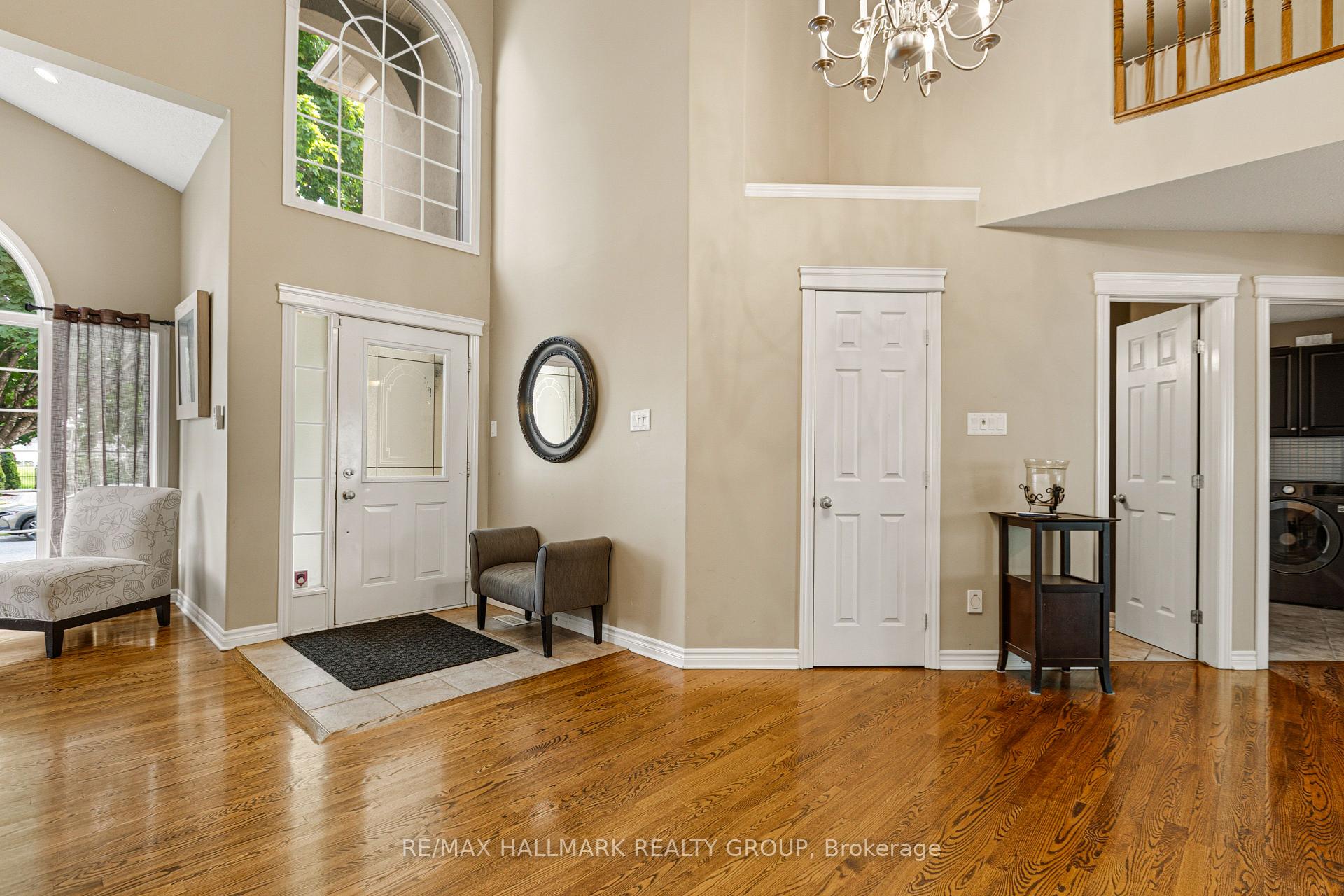 Photo 3 of 9 Blackshire Circle, Ottawa, Barrhaven - Stonebridge — HOMEH