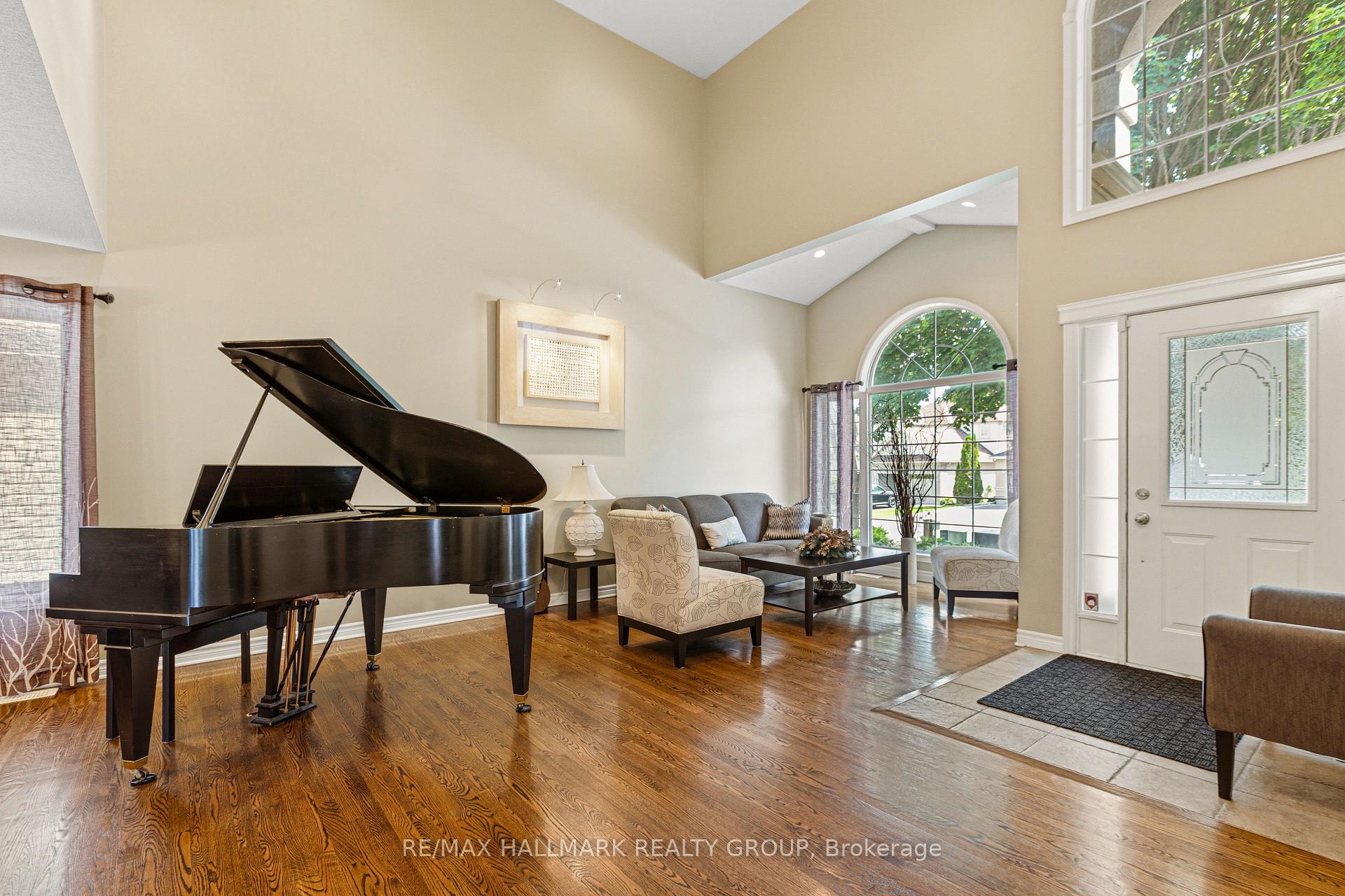 Photo 6 of 9 Blackshire Circle, Ottawa, Barrhaven - Stonebridge — HOMEH